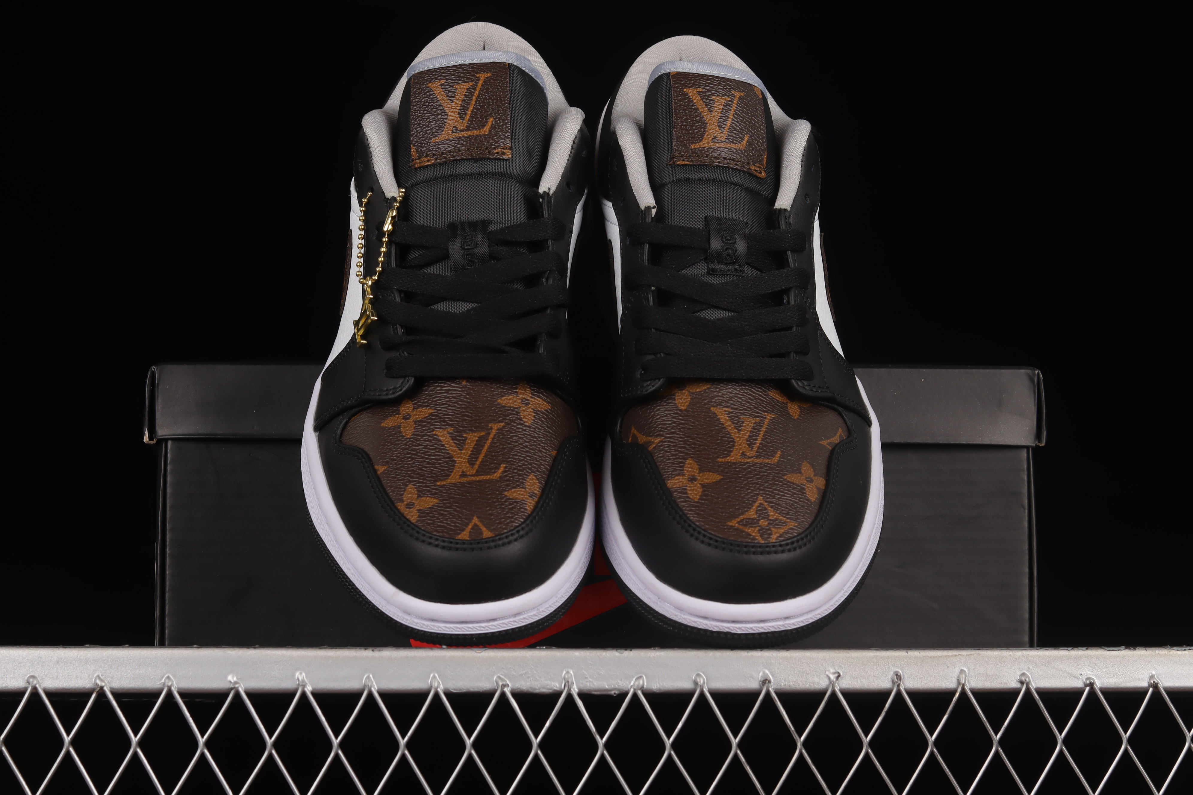 AJ1 low top