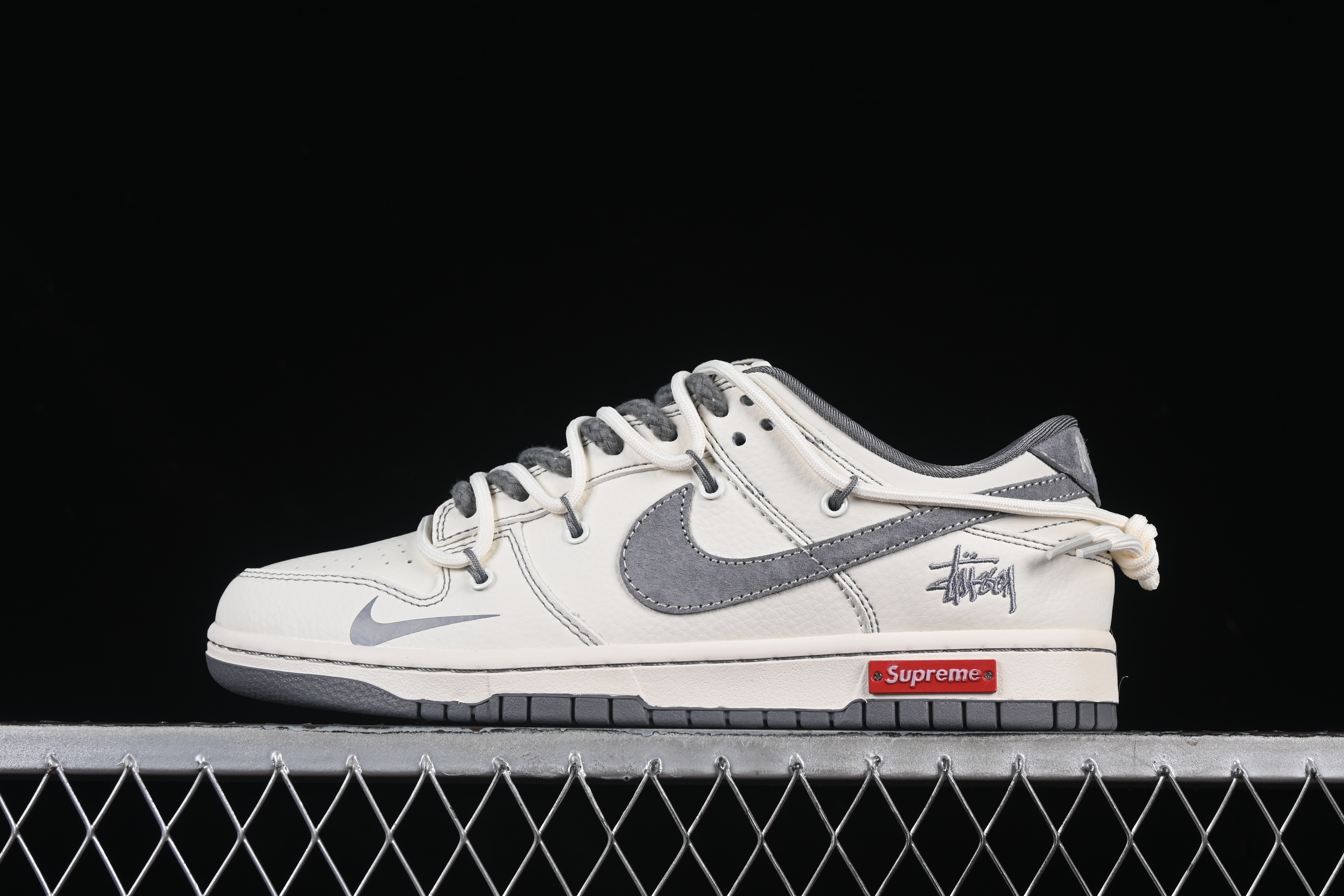 SB Dunk Low Stuci x Sup three joint pig eight grey Hook anniversary high-end custom low top casual shoes