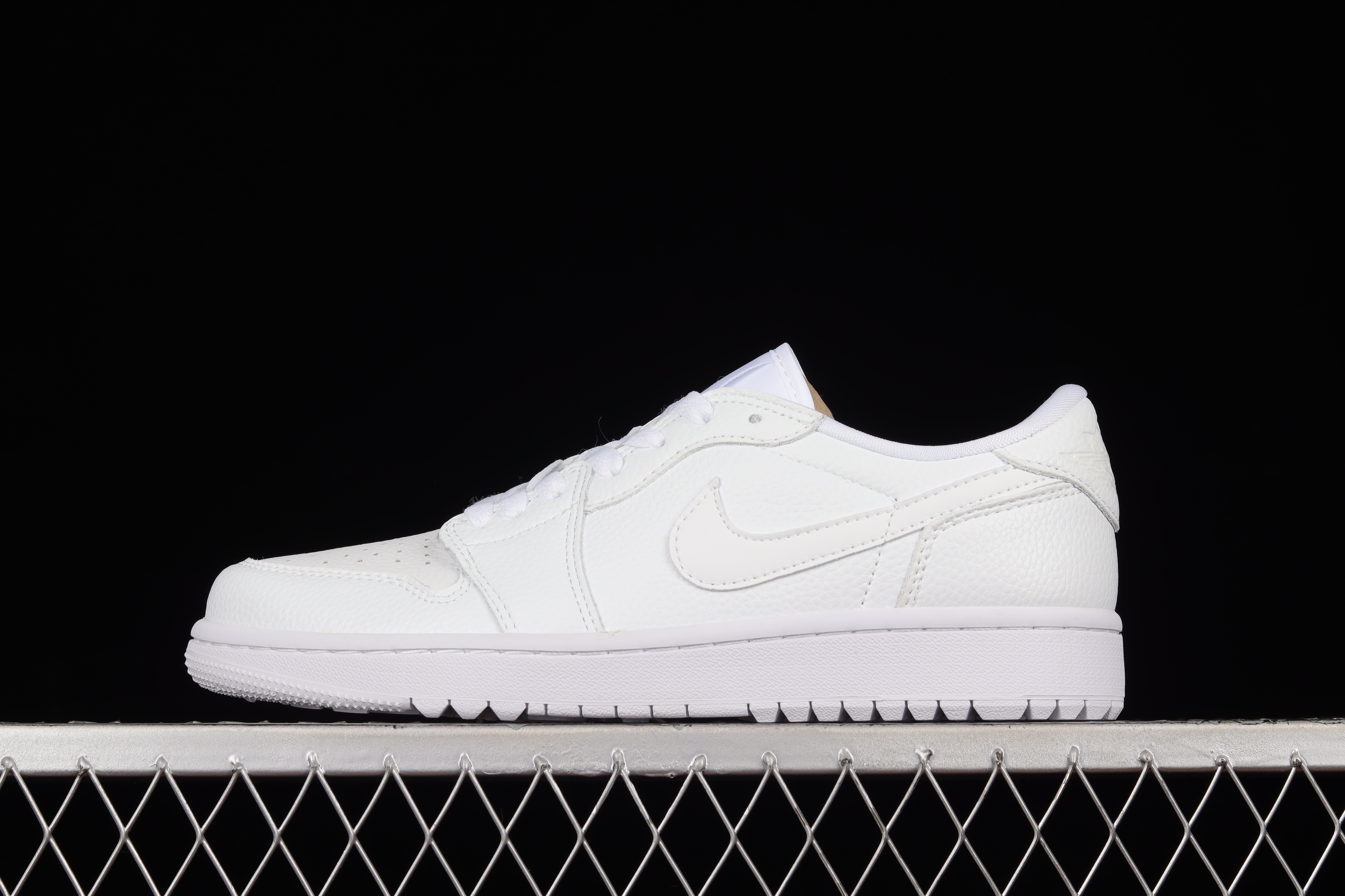 AJ1 low top