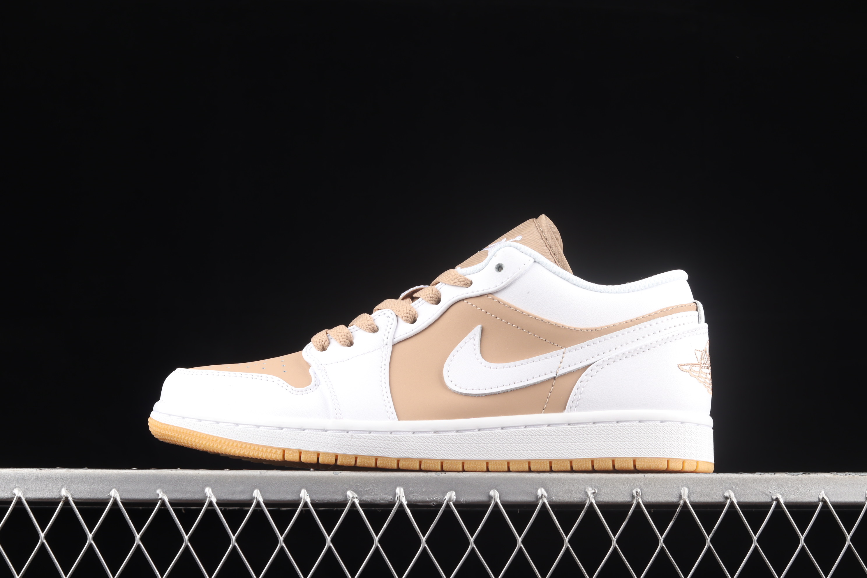 AJ1 low top