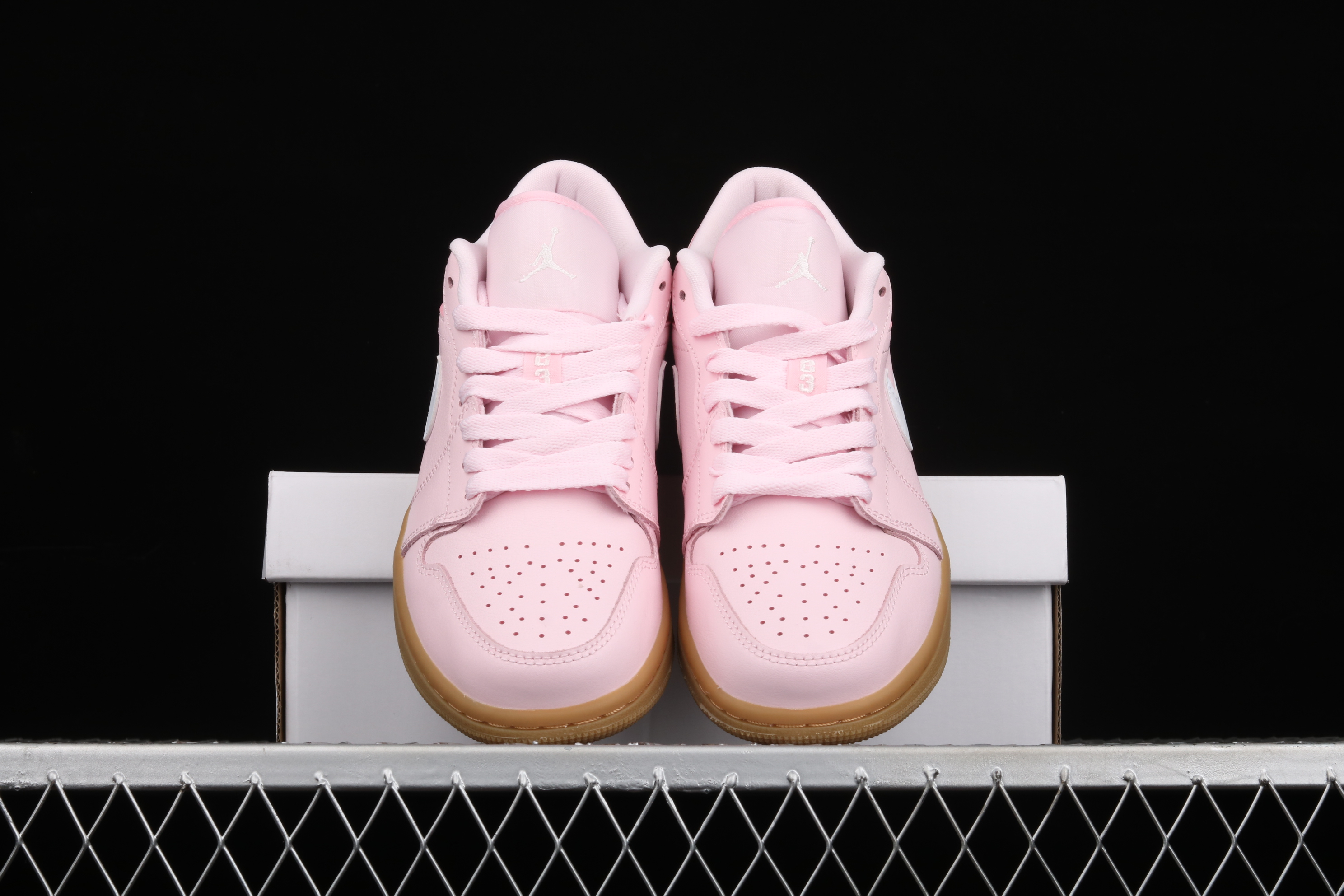 AJ1 low top