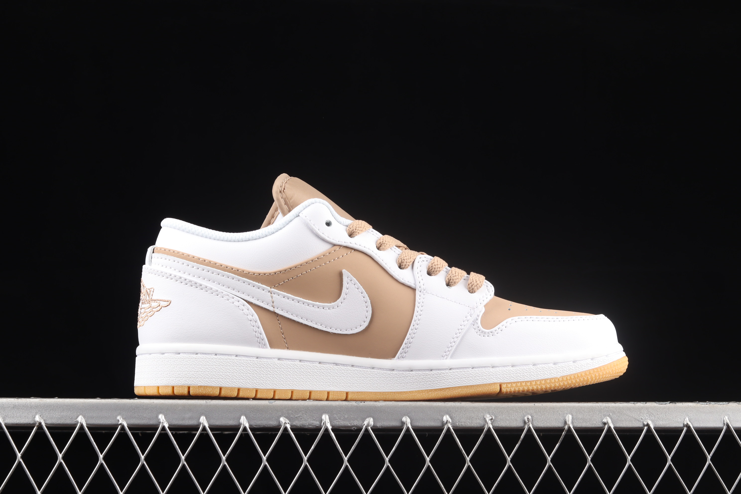 AJ1 low top