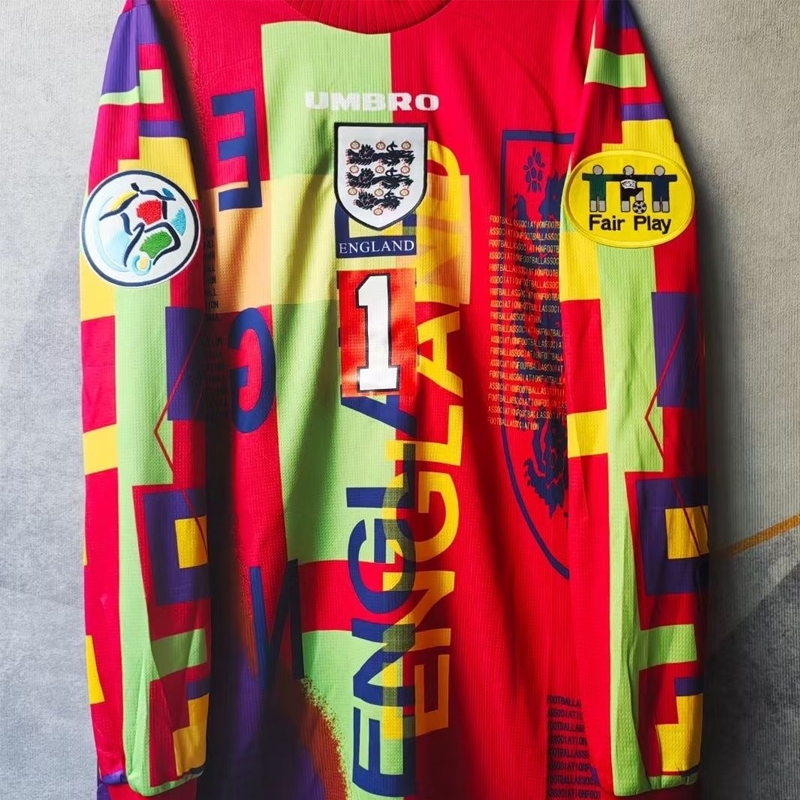 1996-1997 England long-sleeved goalkeepers retro jersey