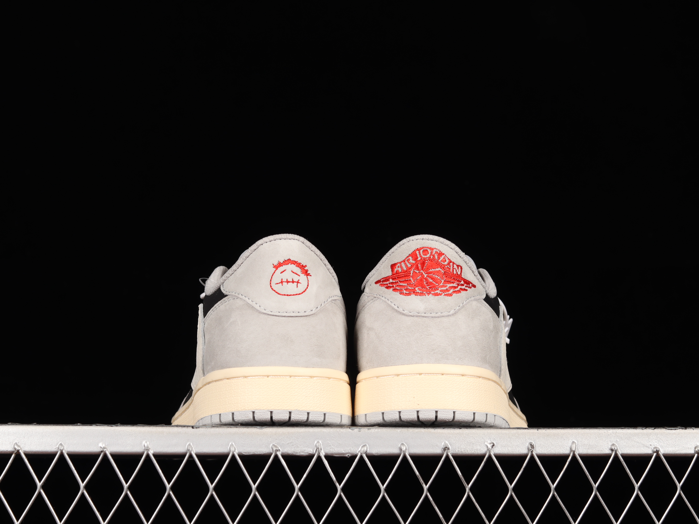 AJ1 low top