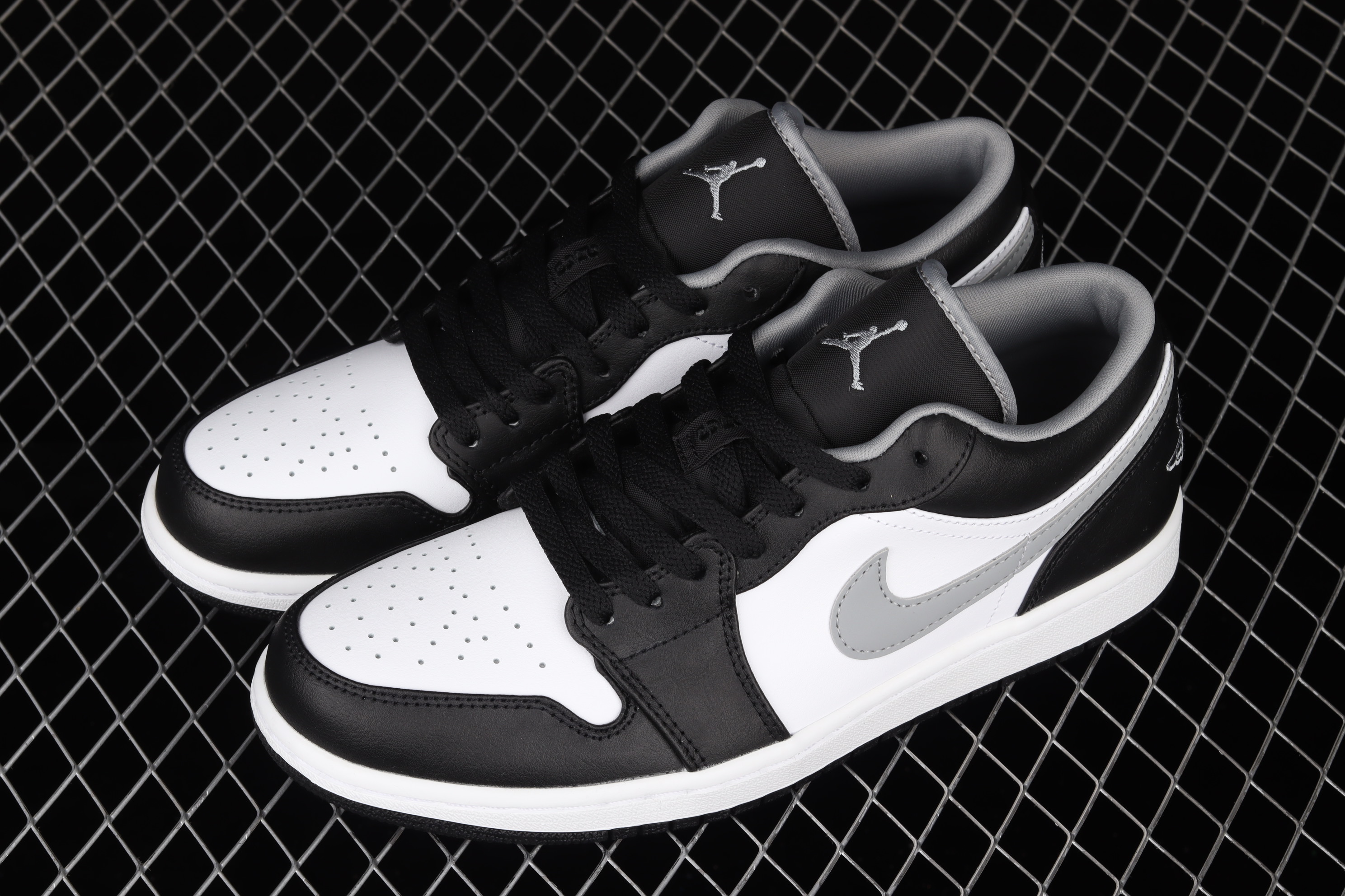 AJ1 Black, white and grey low top culture leisure sports shoes 553558-040 35.5-45