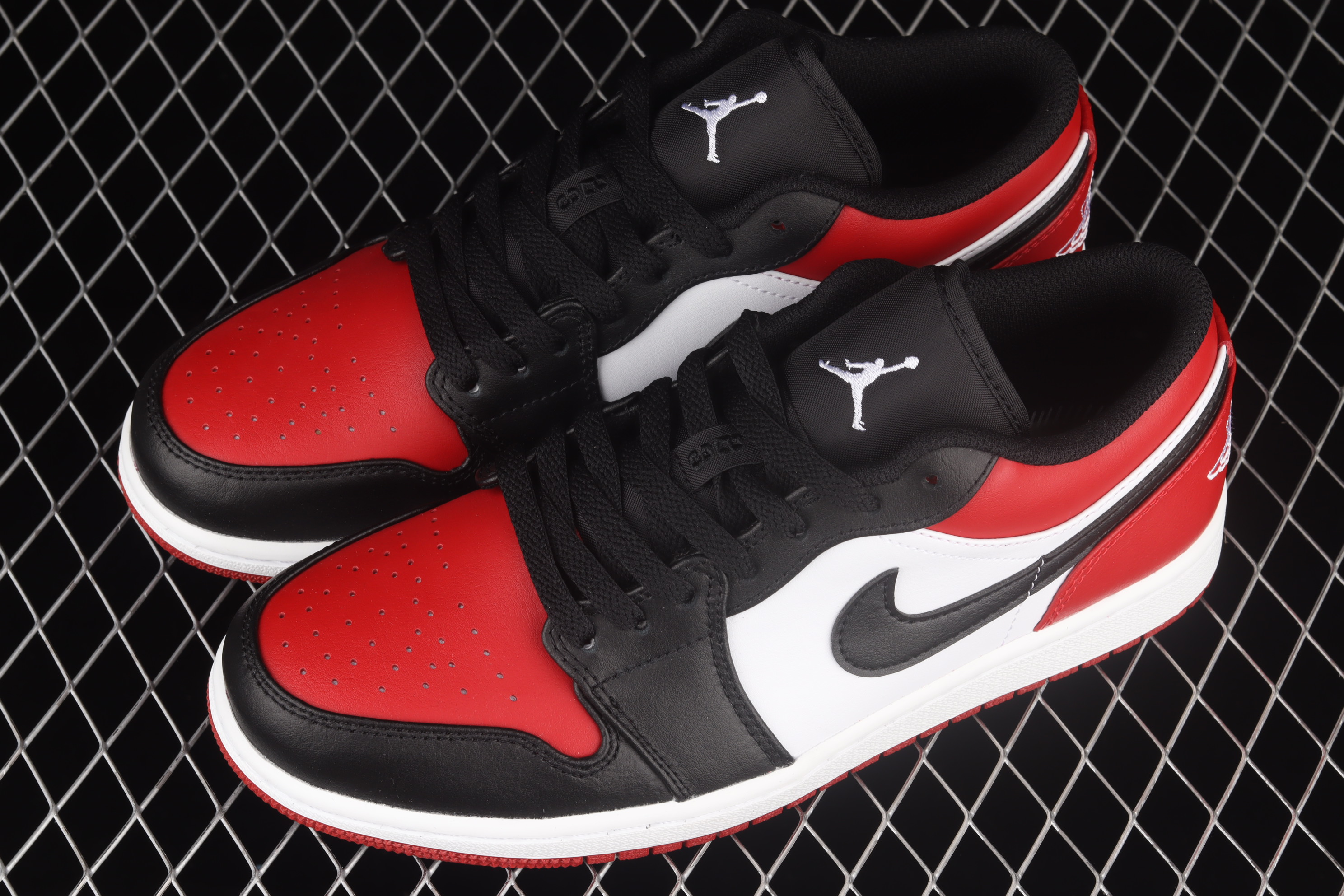 AJ1 Black and Red Toe Low top Culture Basketball shoes 553558-612 35.5-45
