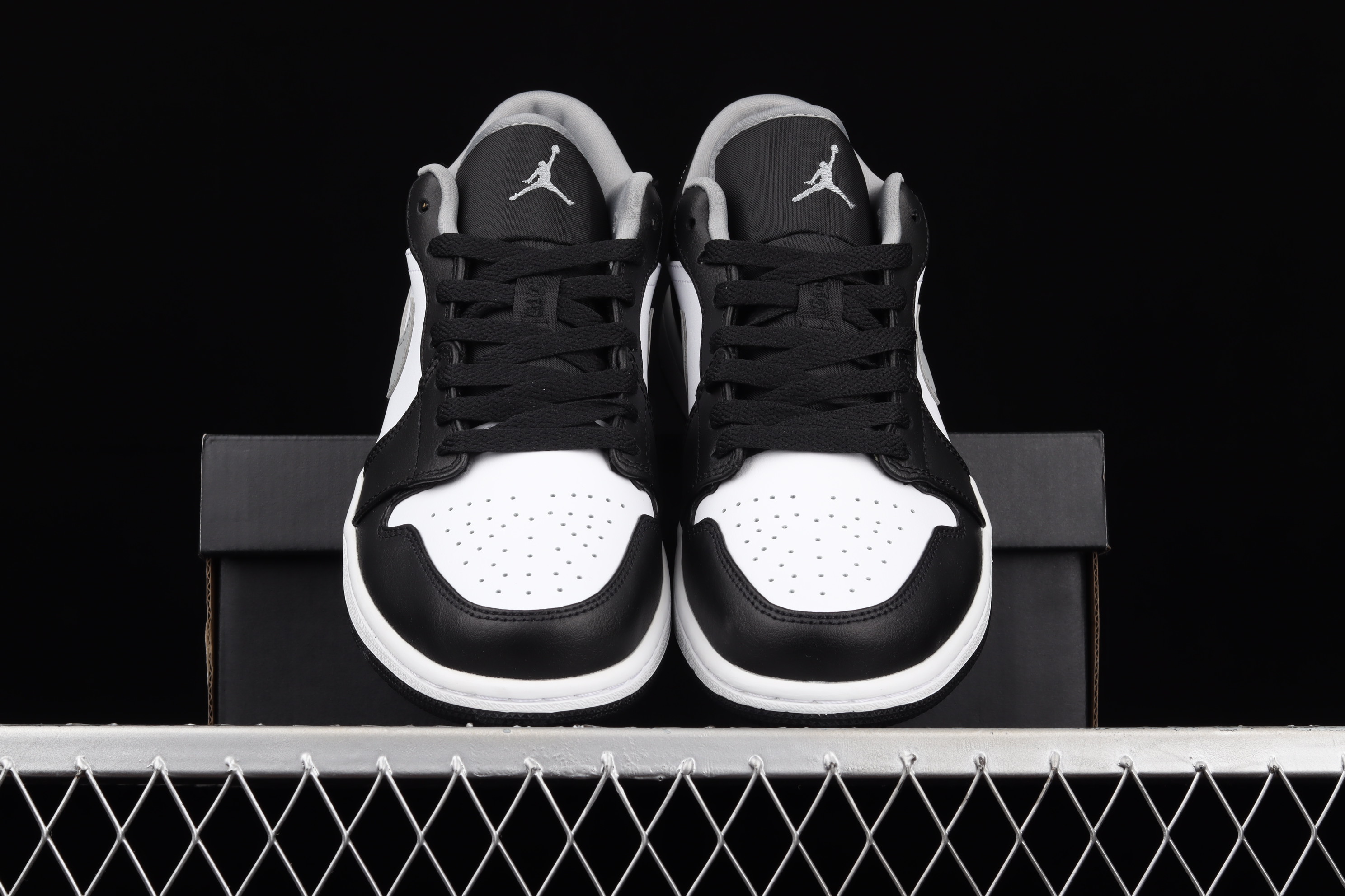 AJ1 Black, white and grey low top culture leisure sports shoes 553558-040 35.5-45