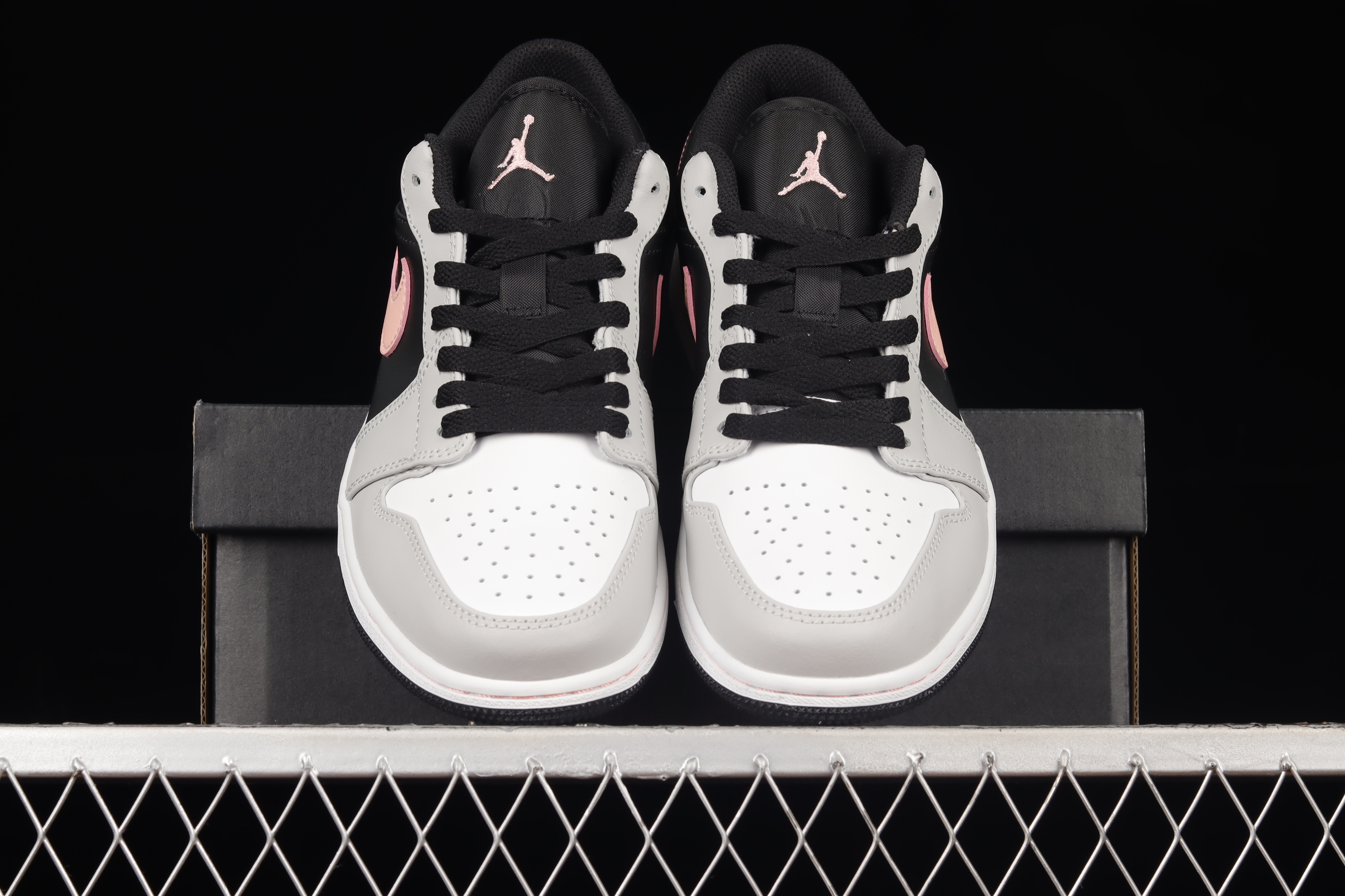 AJ1 White Black Powder Sports Culture Basketball shoes 553558-062 40-45
