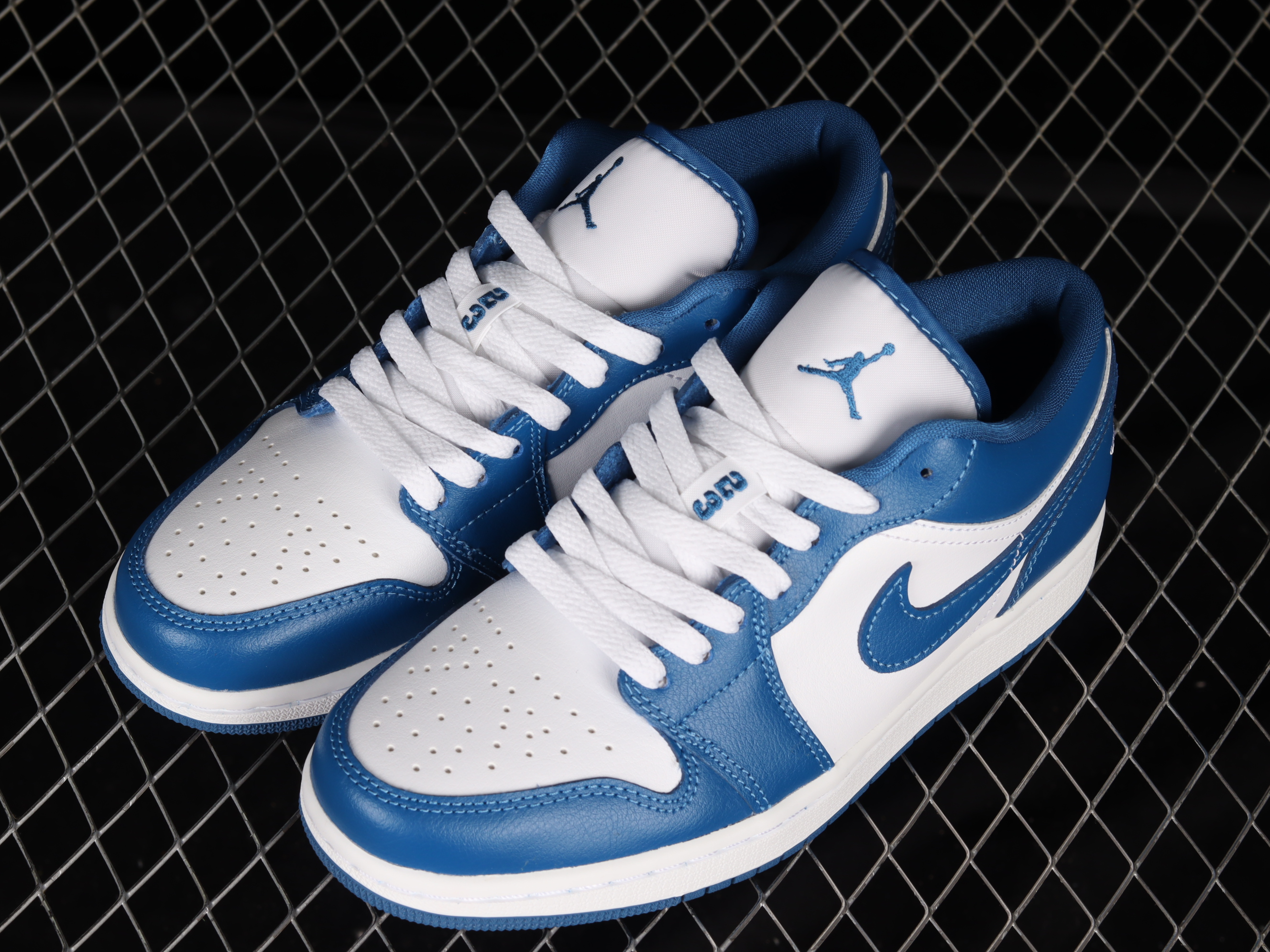 AJ1 Low Dark Marina Blue AJ1 Joe 1 University Blue DC0774-114 35.5-45