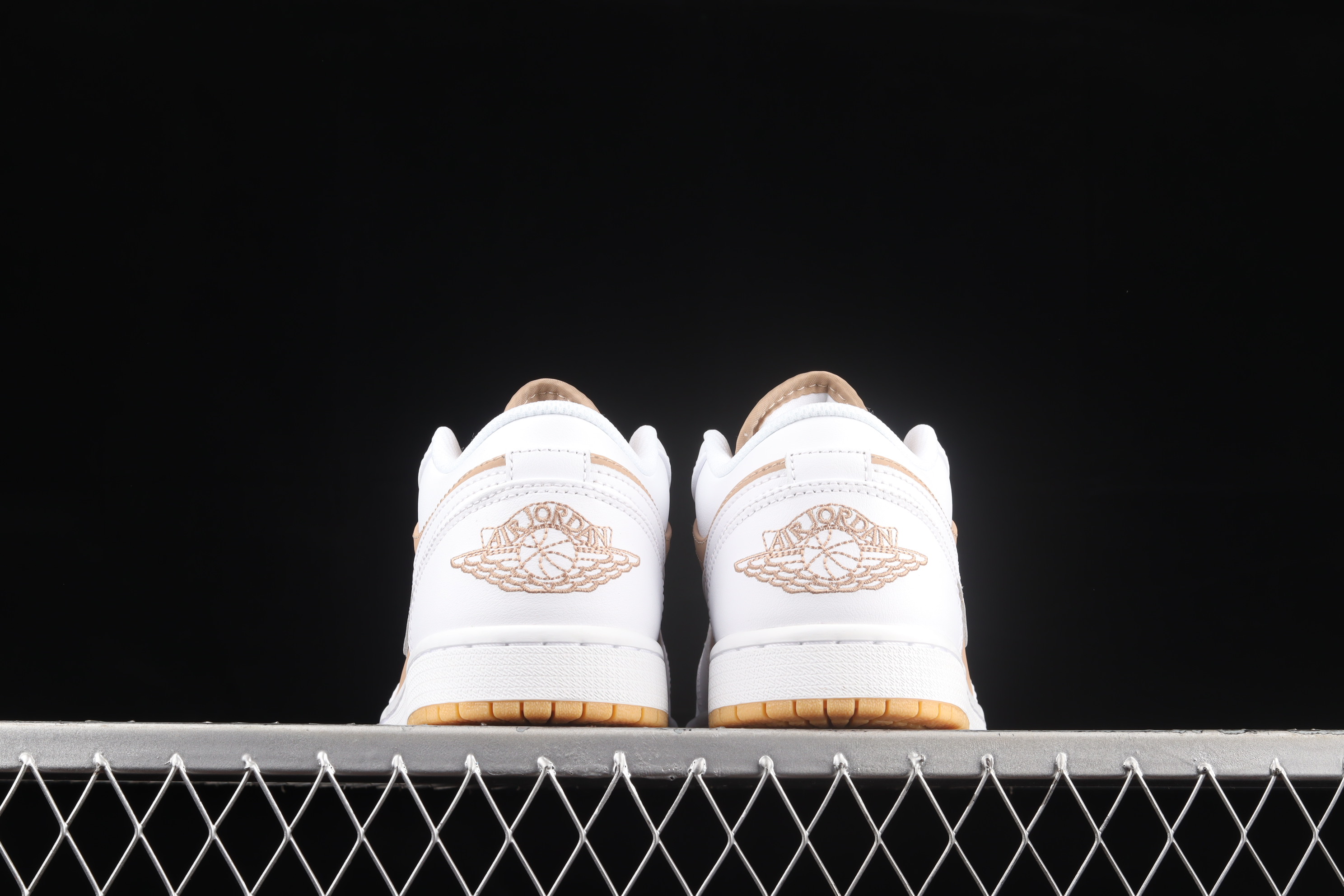 AJ1 low top