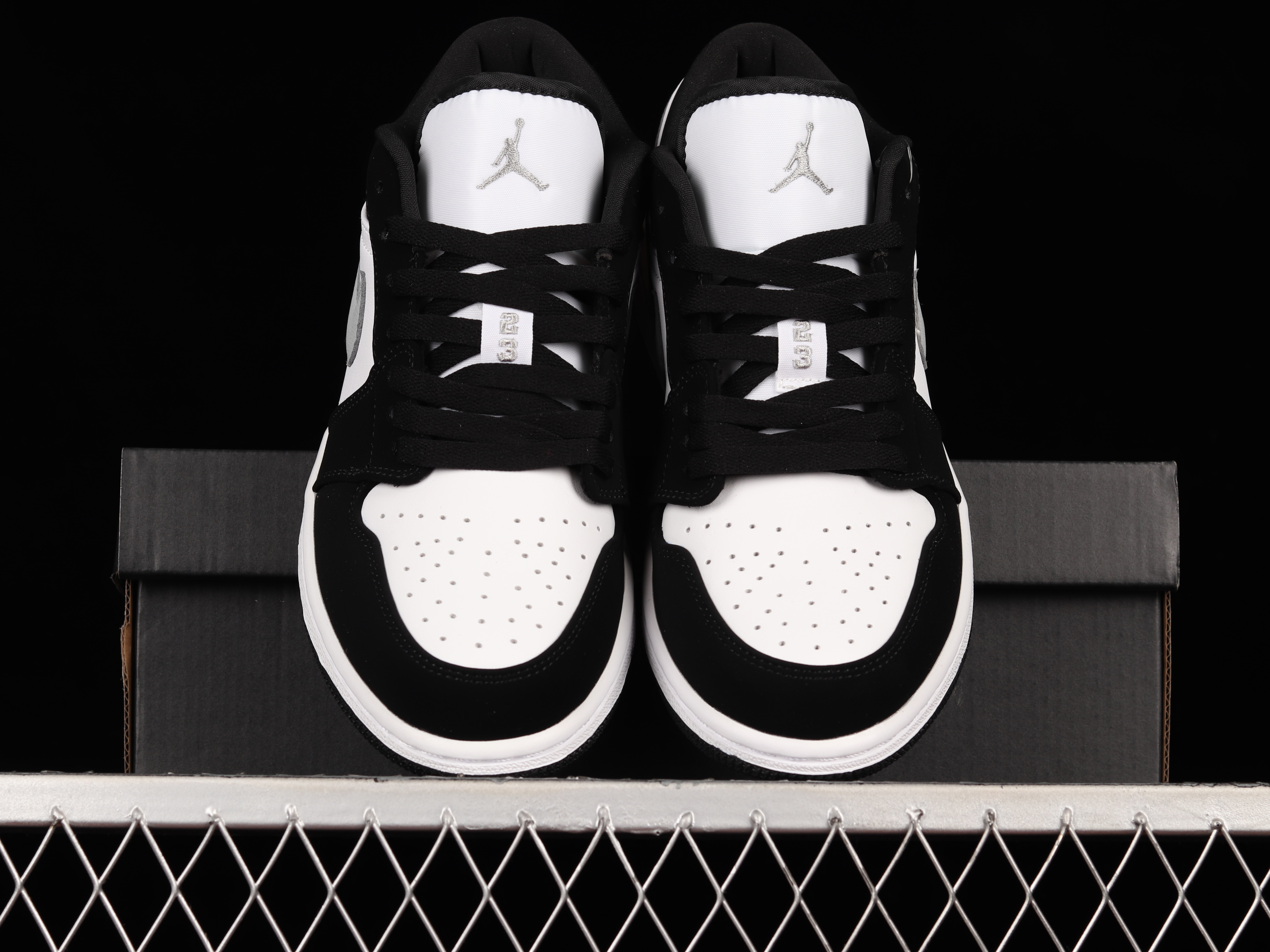 AJ1 Low New Emerald AJ1 Joe 1 Black, White and Gray 552780-018 36-46
