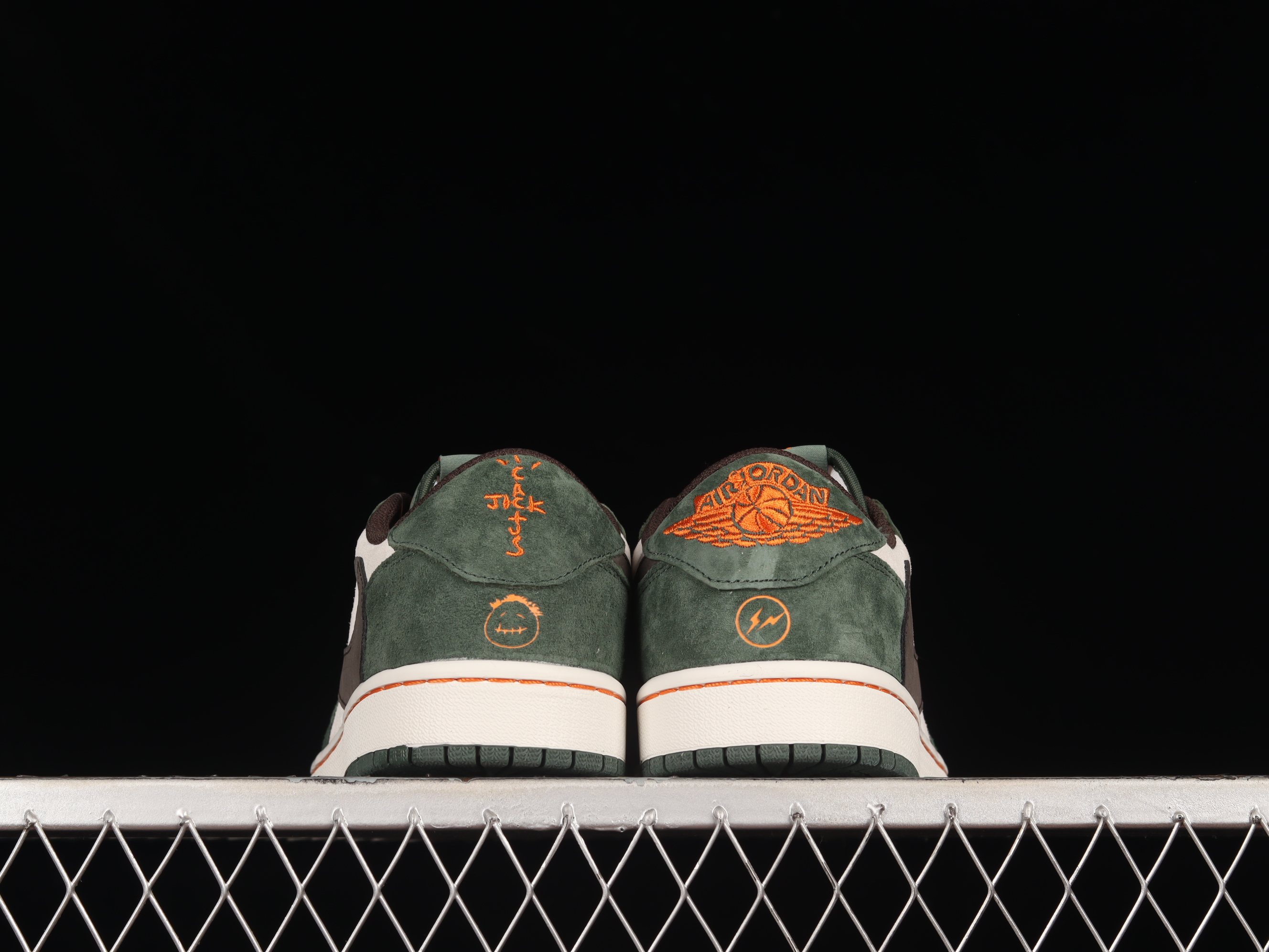AJ1 low top