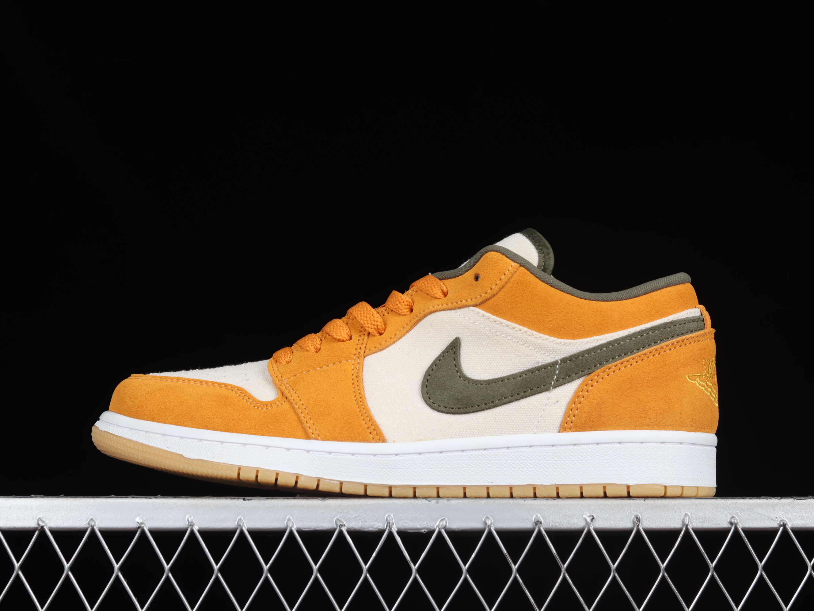 AJ1 low top