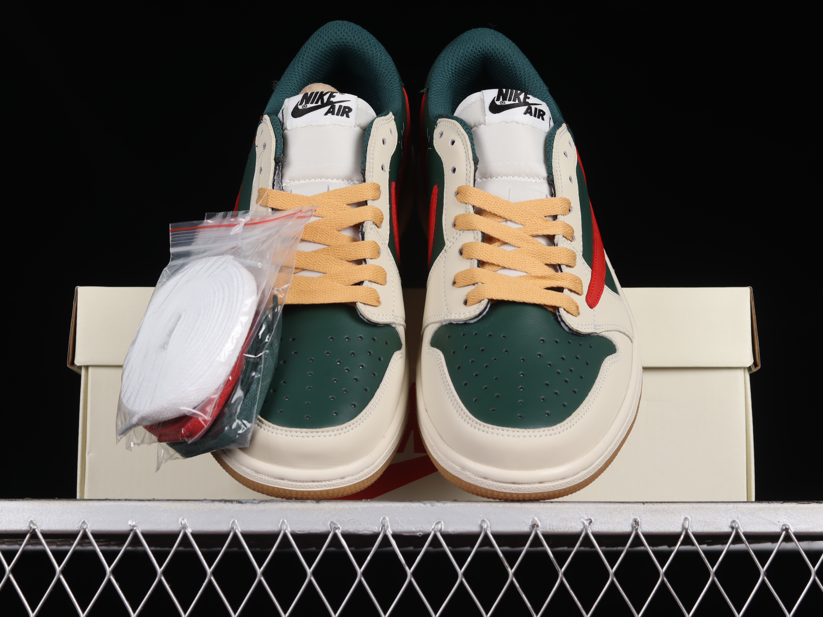 AJ1 low top