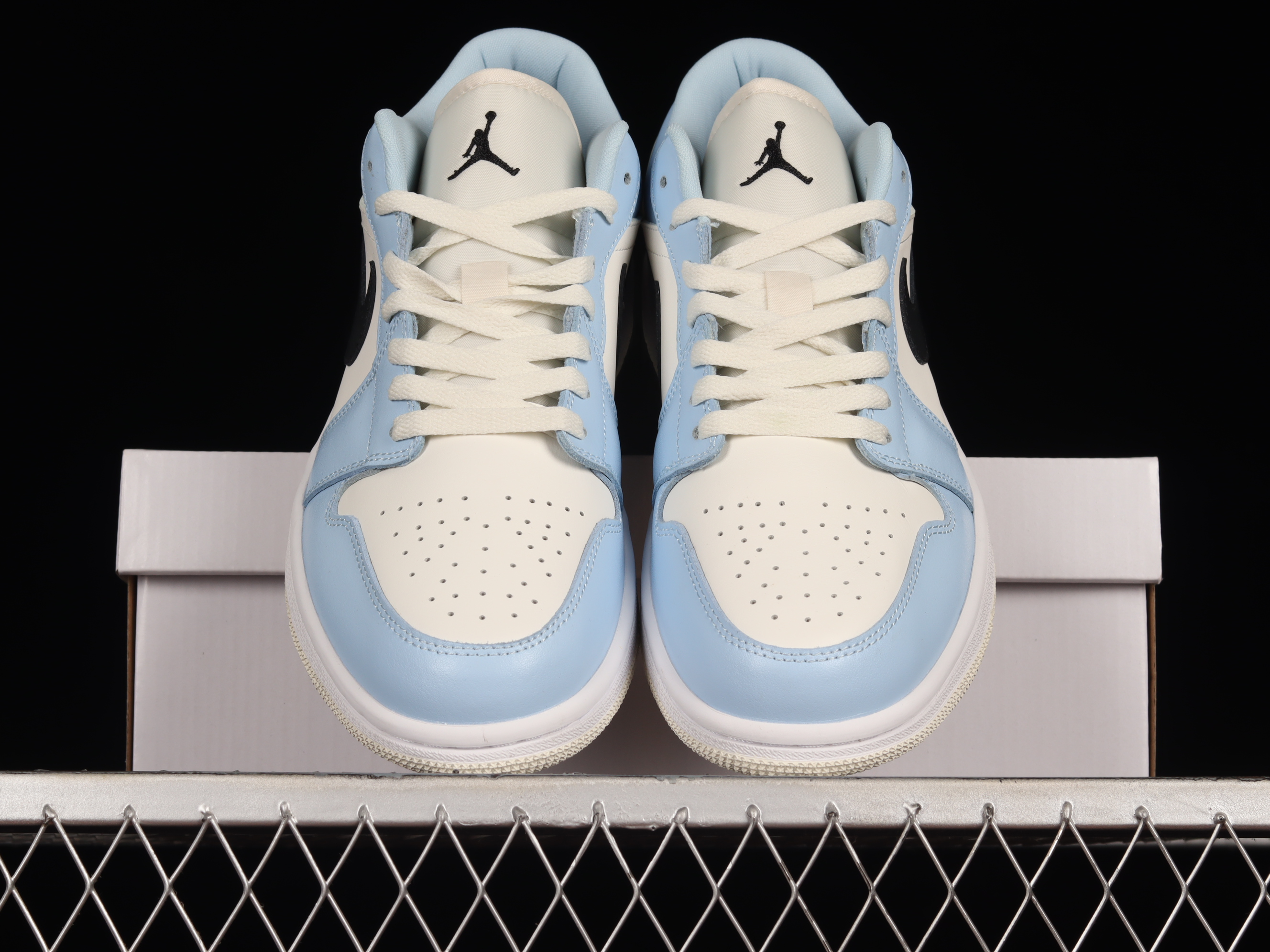 AJ1 low top