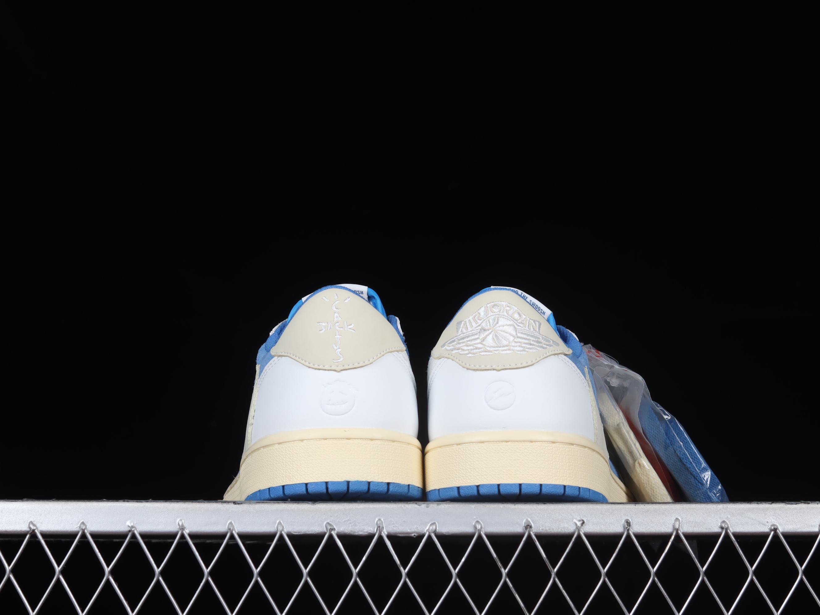 AJ1 low top