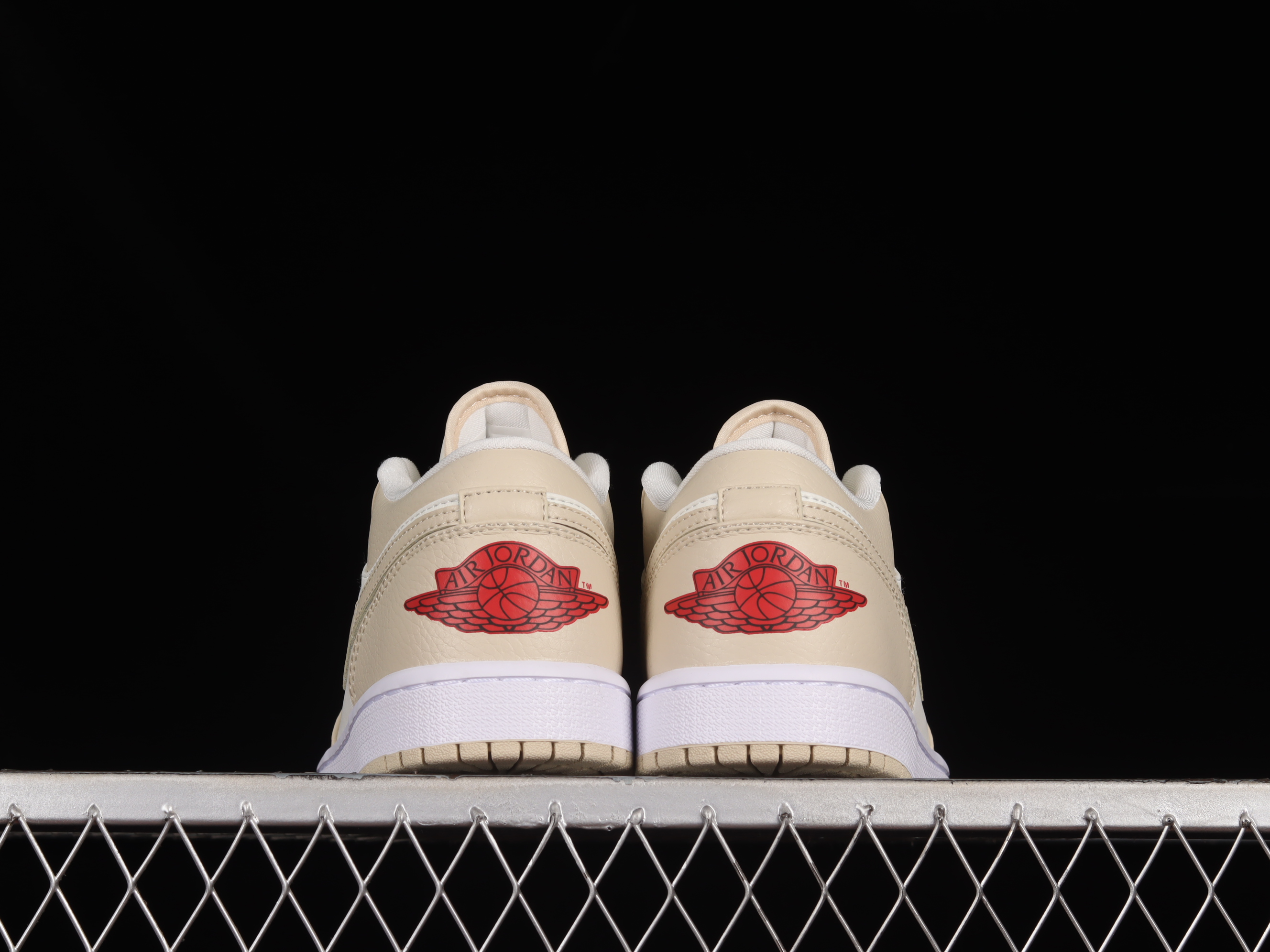AJ1 low top