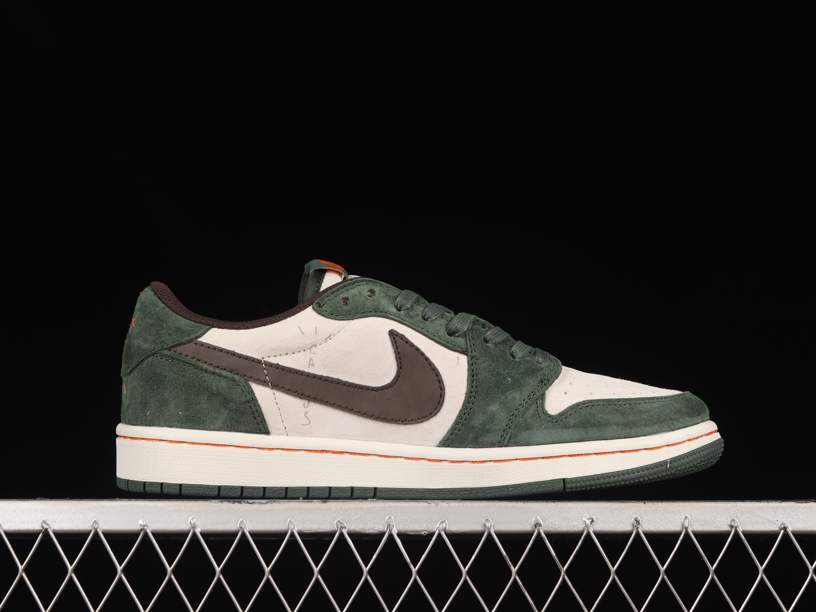 AJ1 low top
