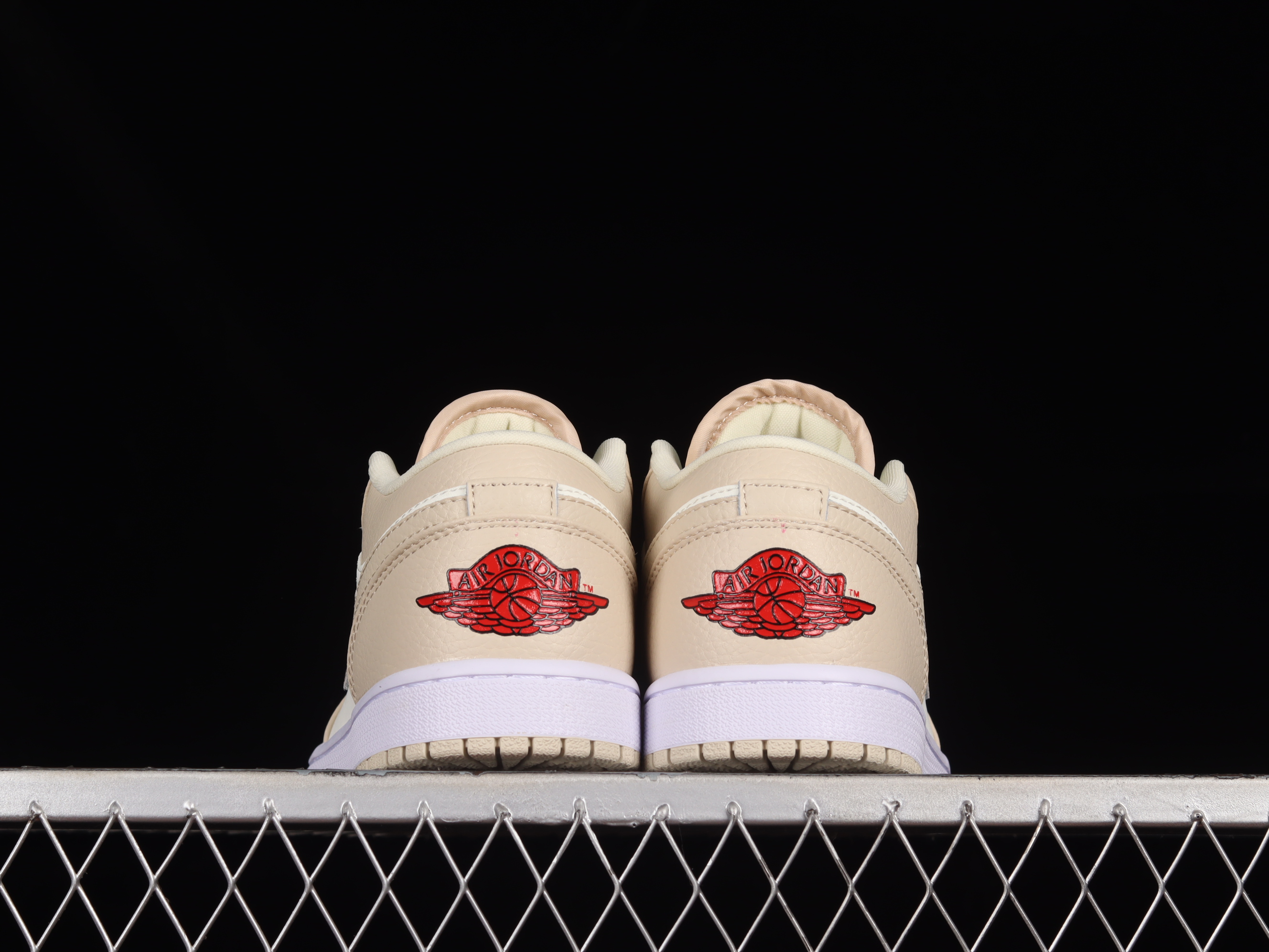 AJ1 low top