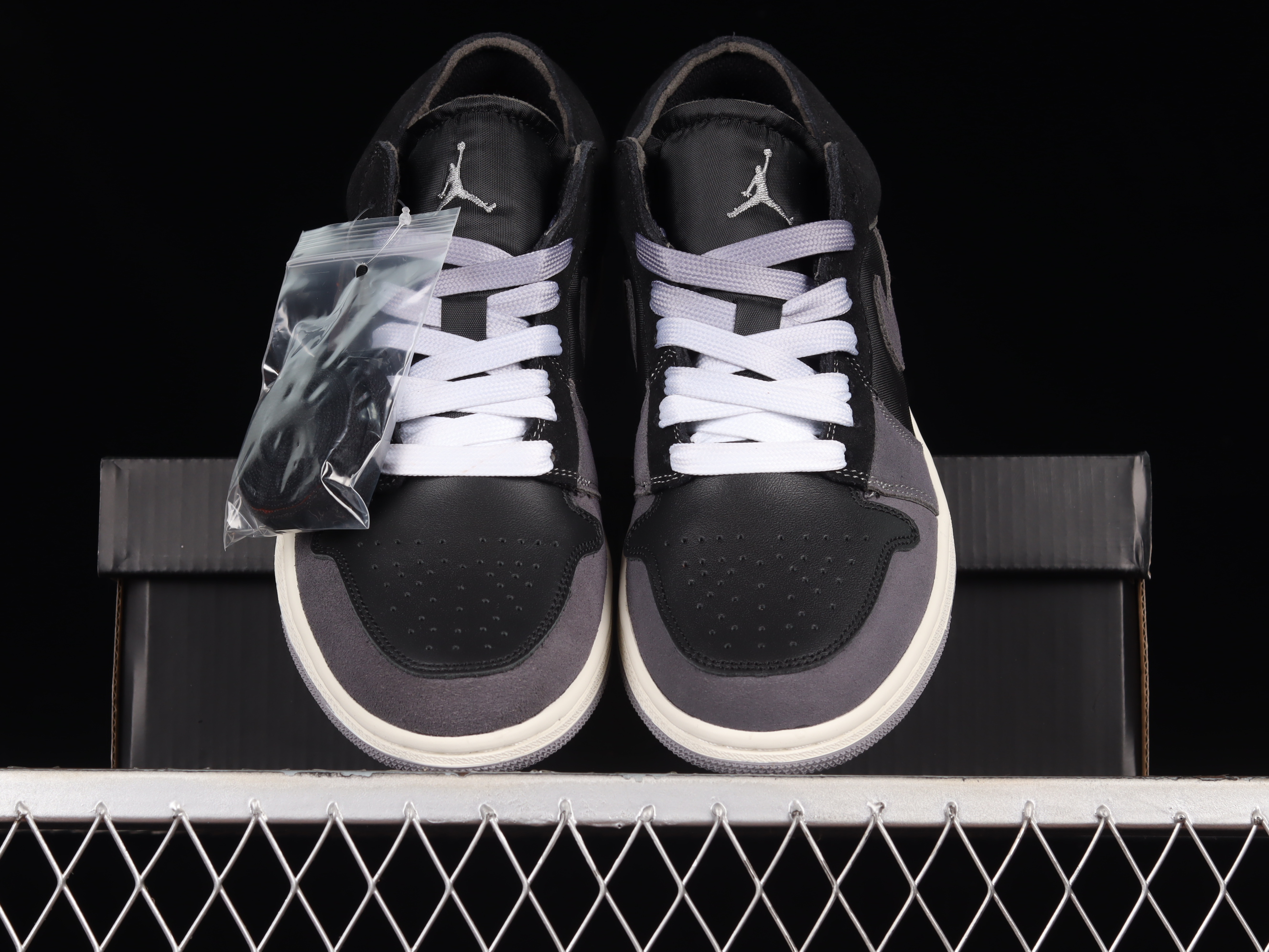 AJ1 low top