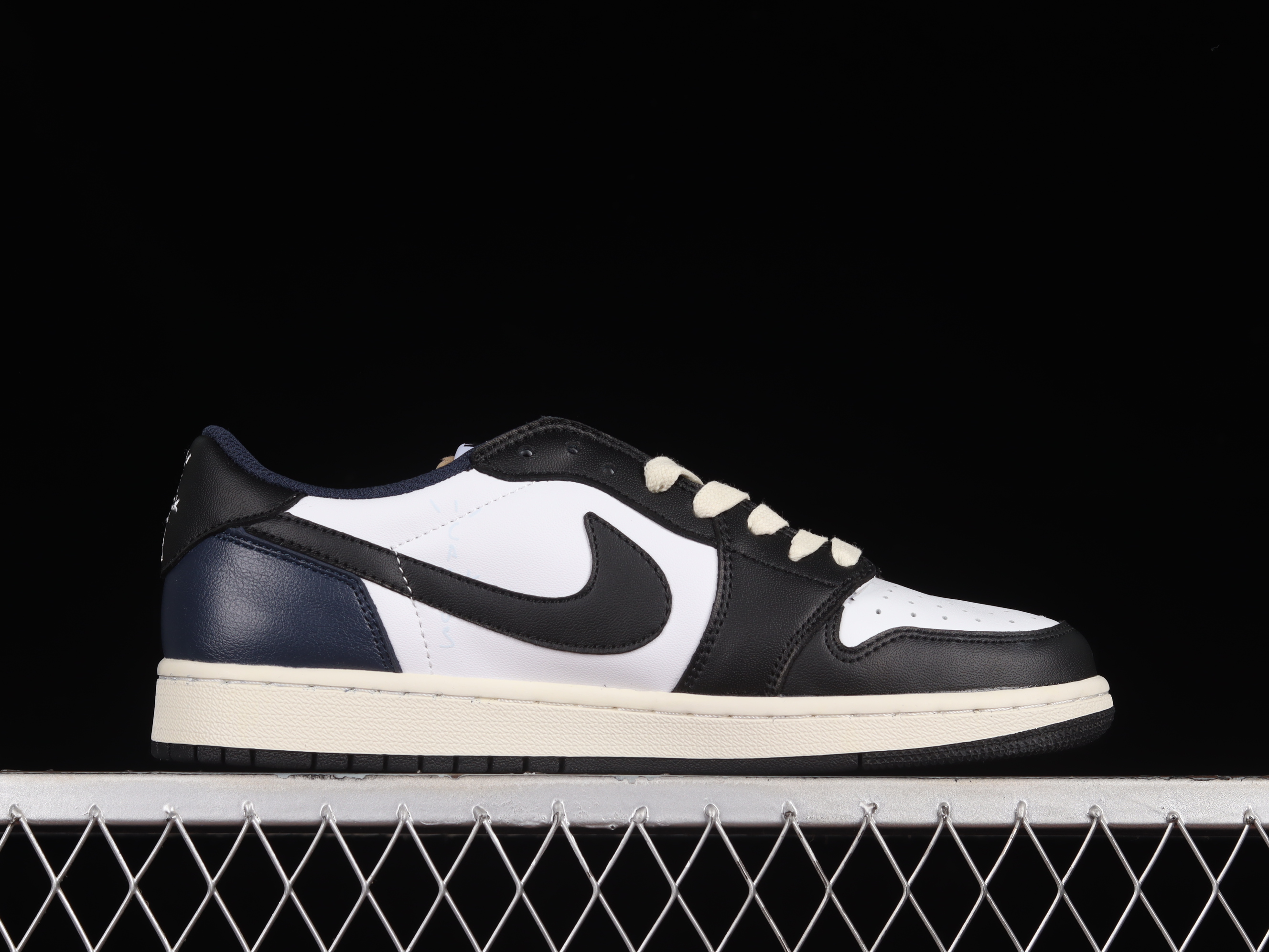 AJ1 low top