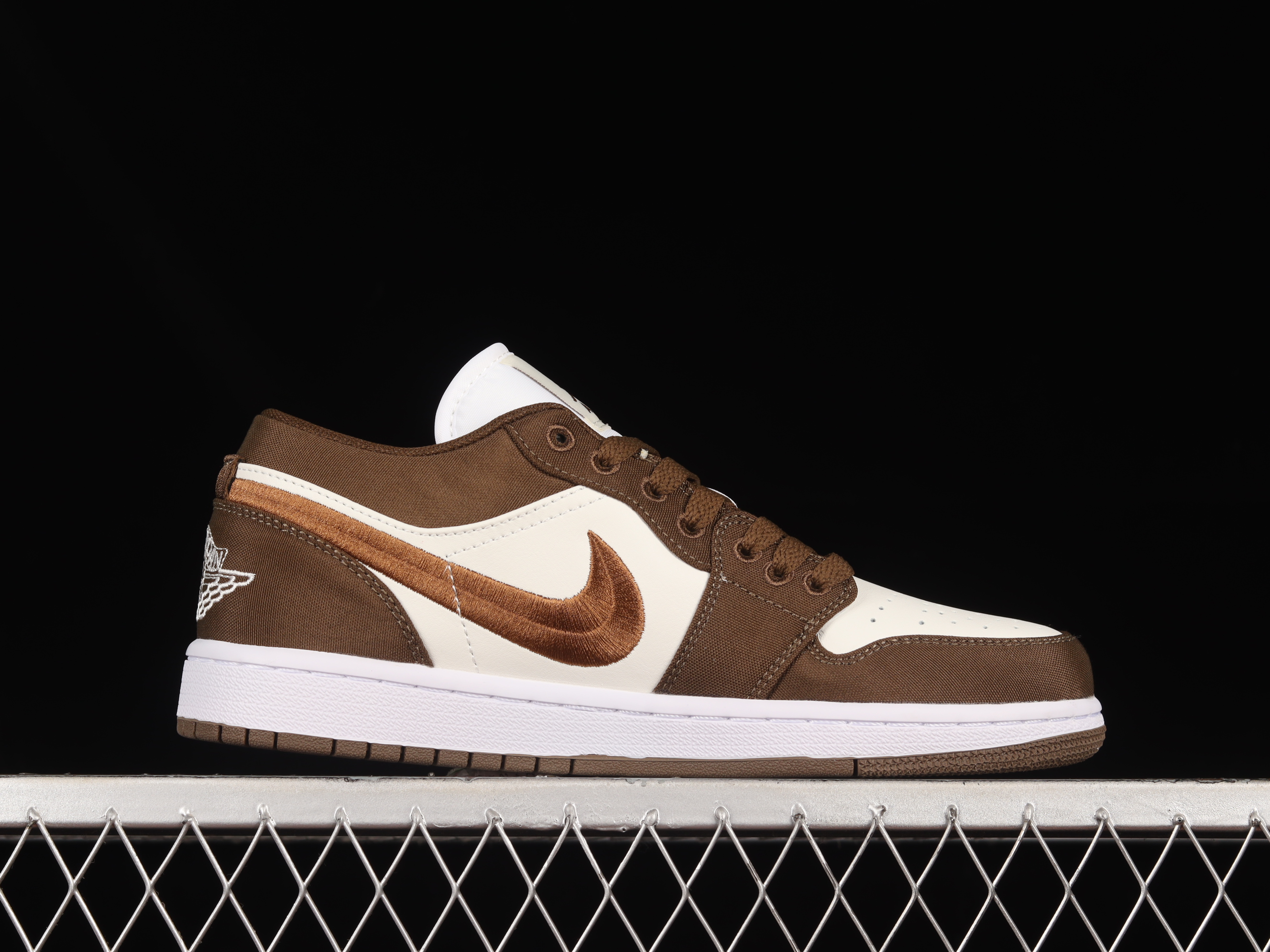 AJ1 low top