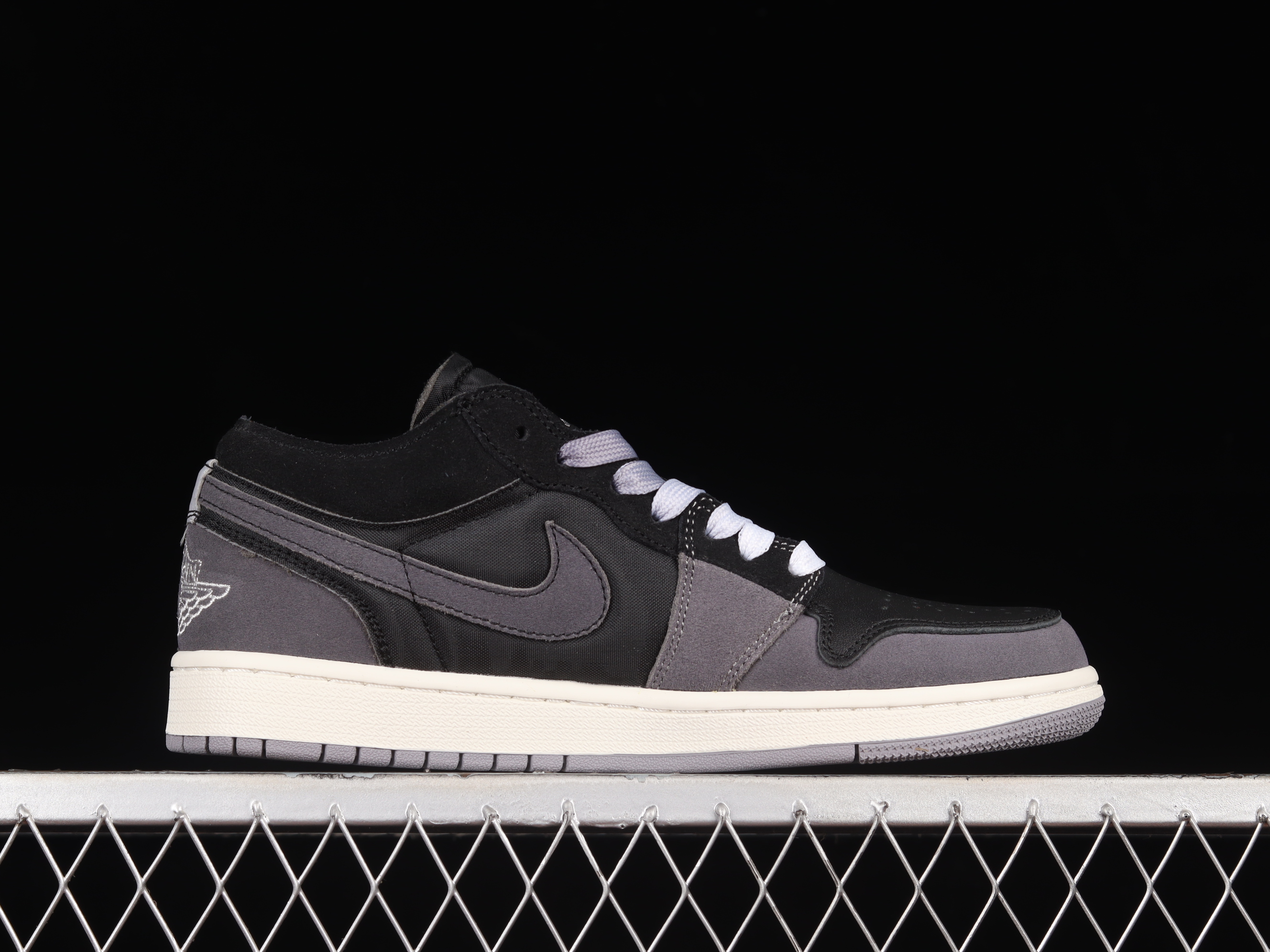 AJ1 low top
