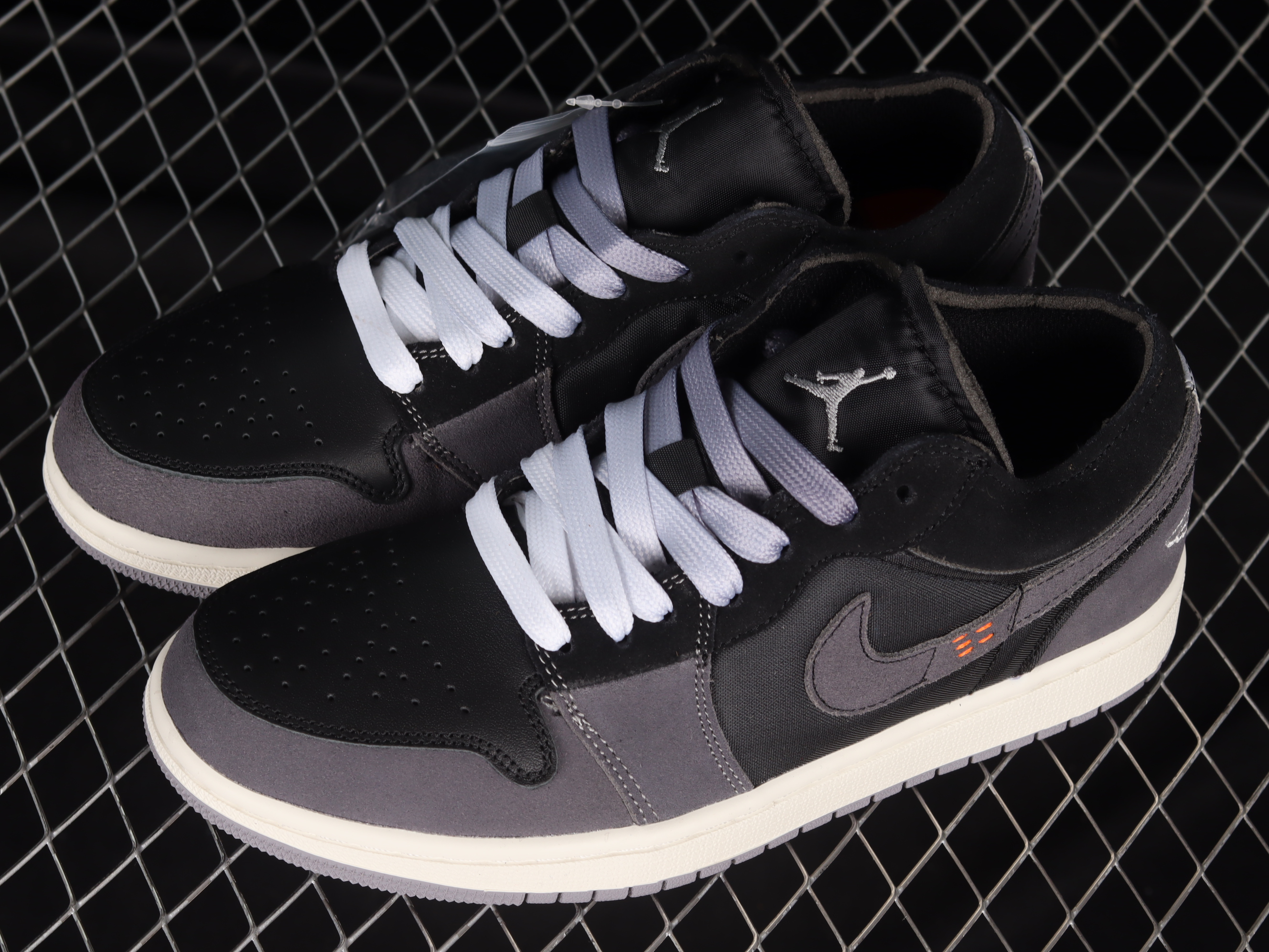 AJ1 low top