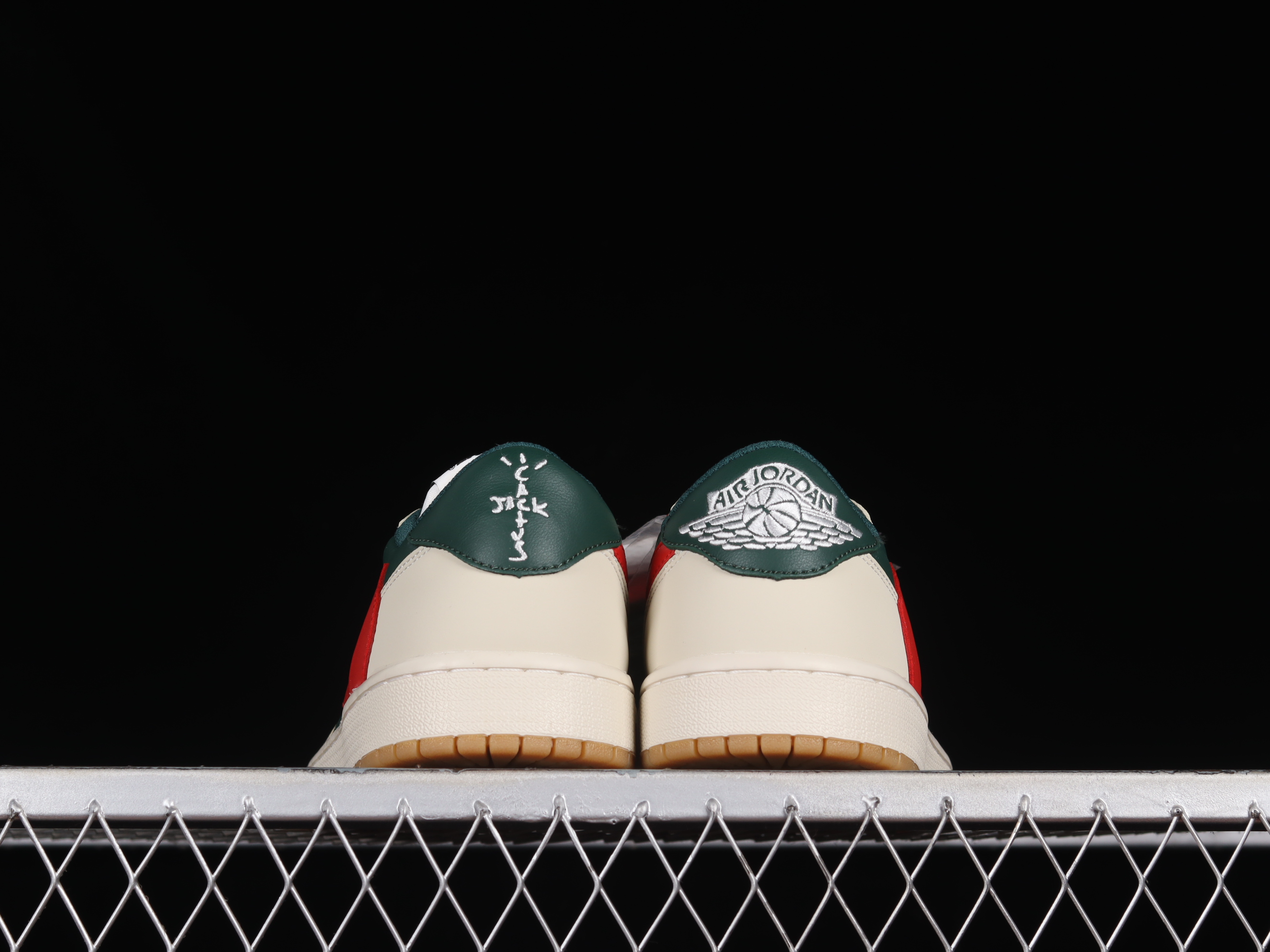 AJ1 low top