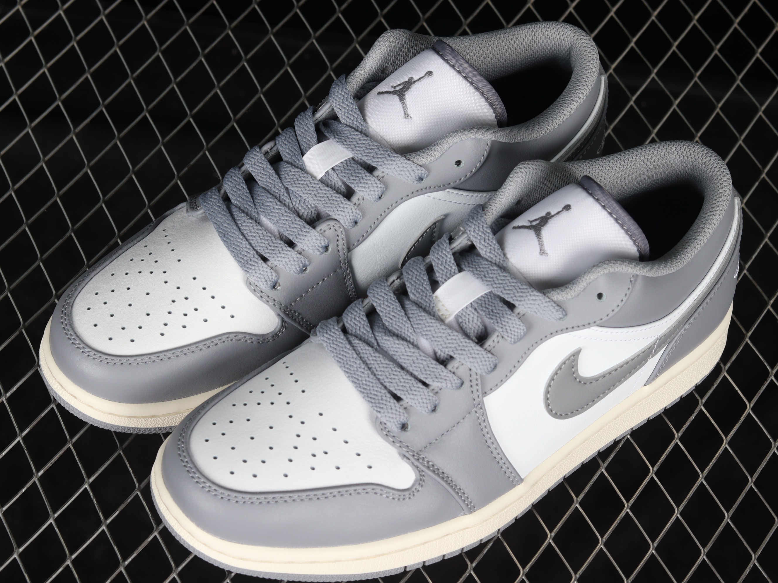 AJ1 low top