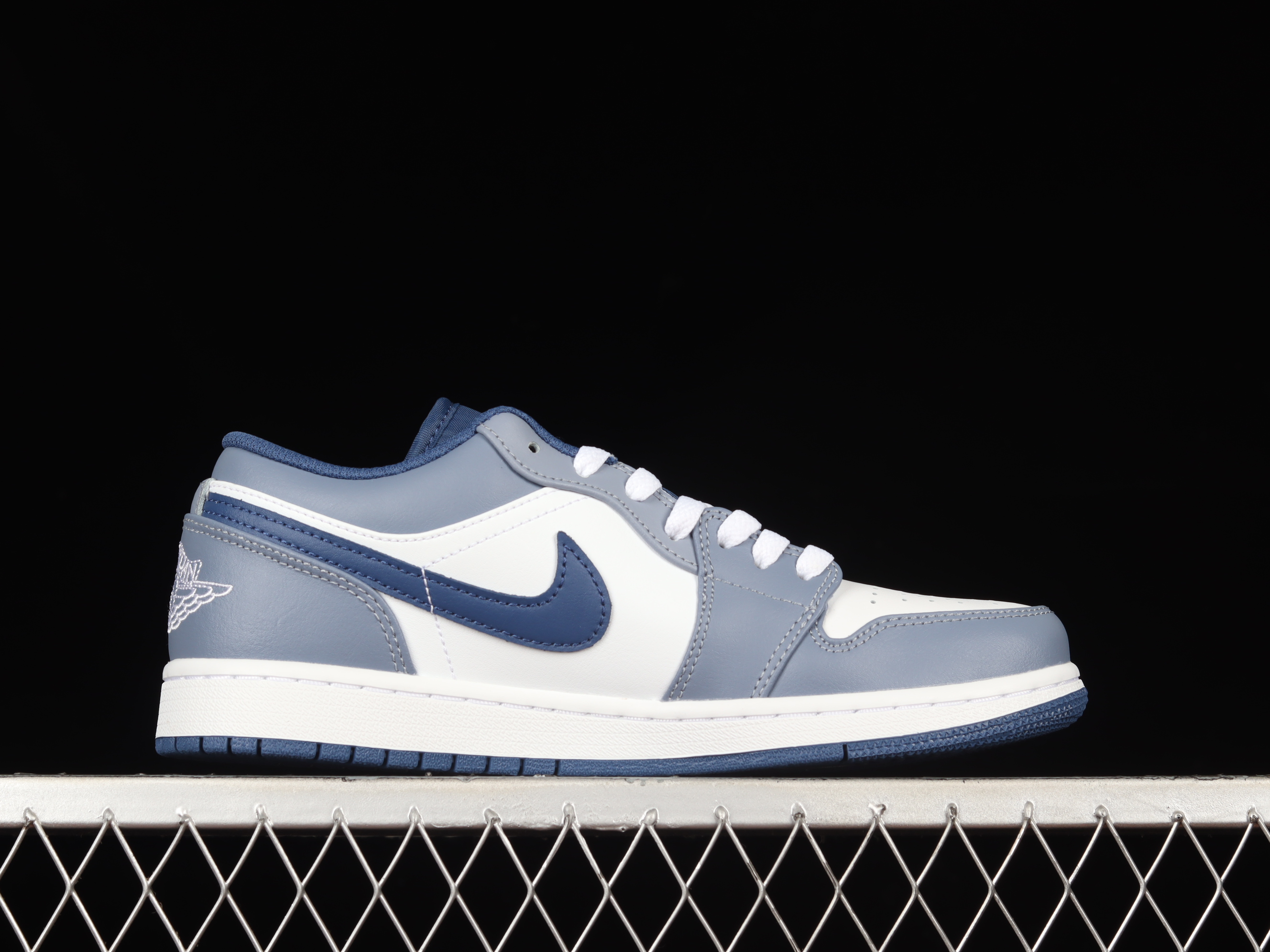 AJ1 low top