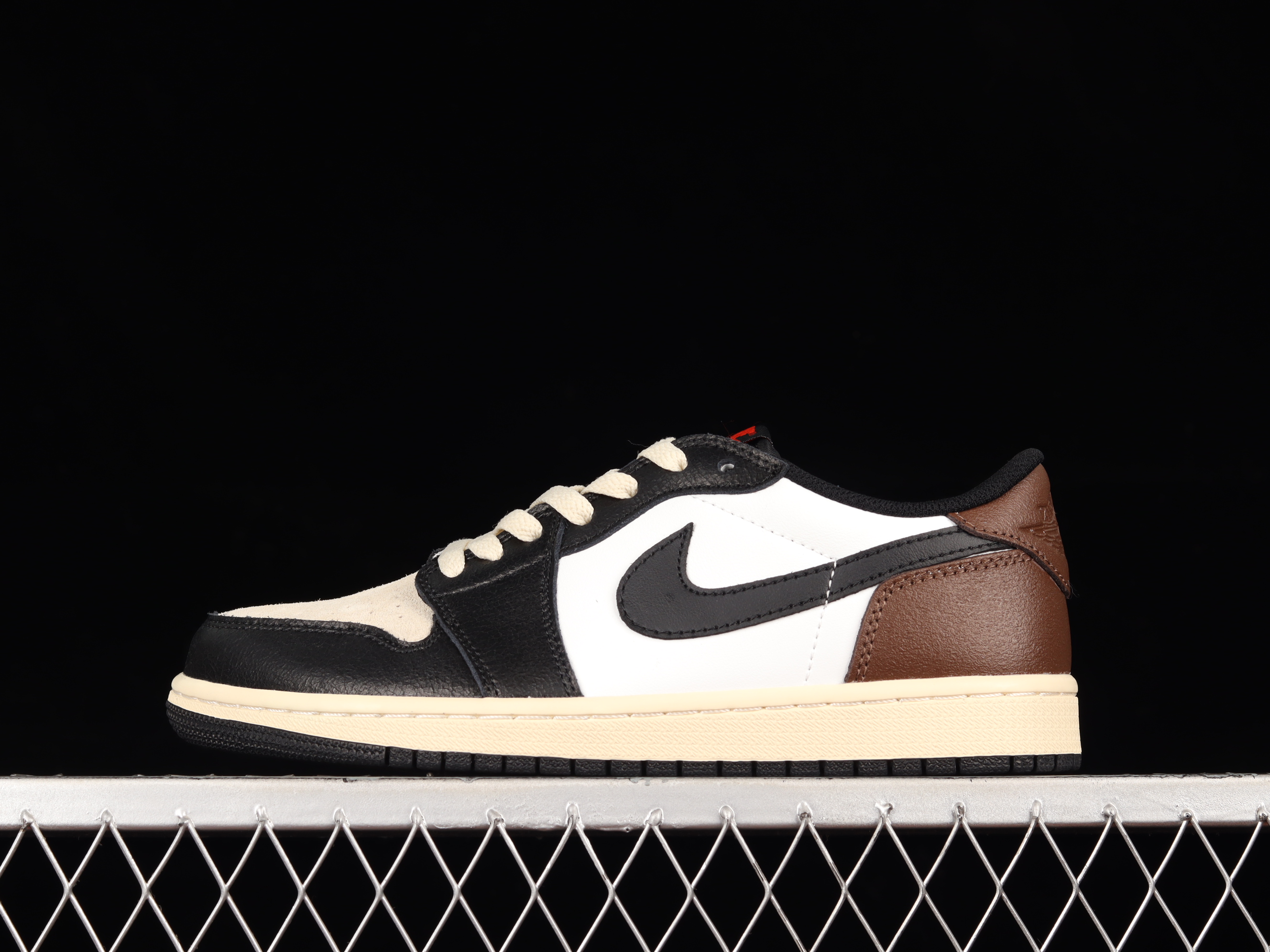 AJ1 low top