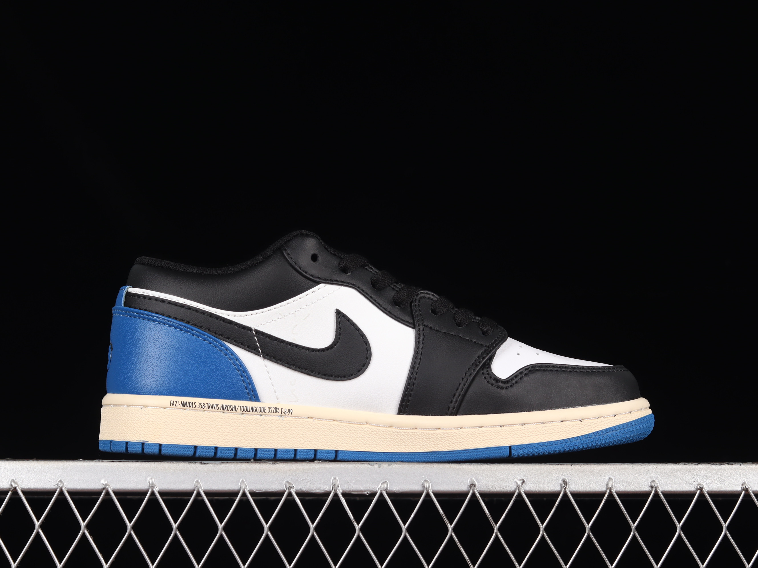 AJ1 low top