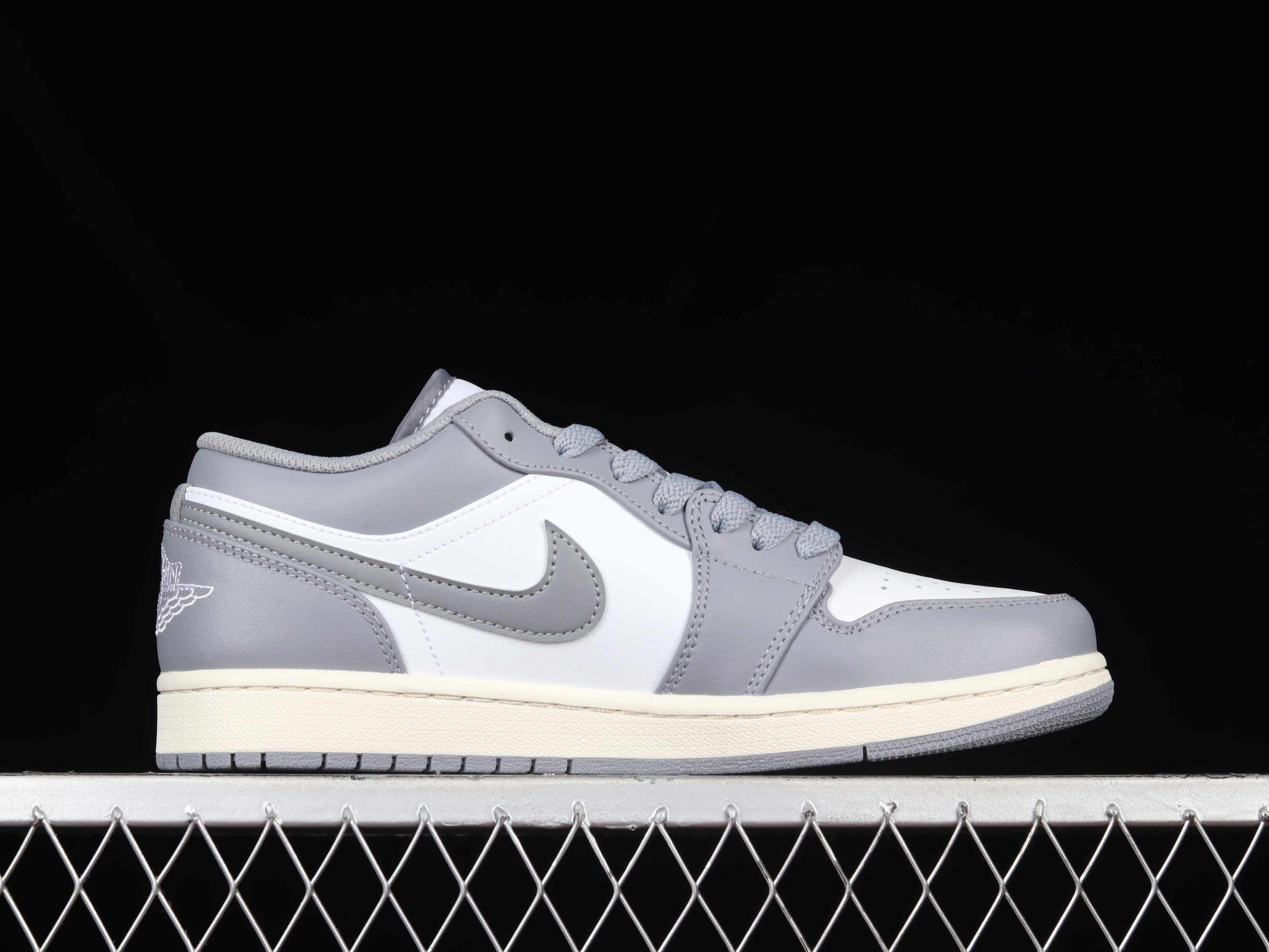 AJ1 low top
