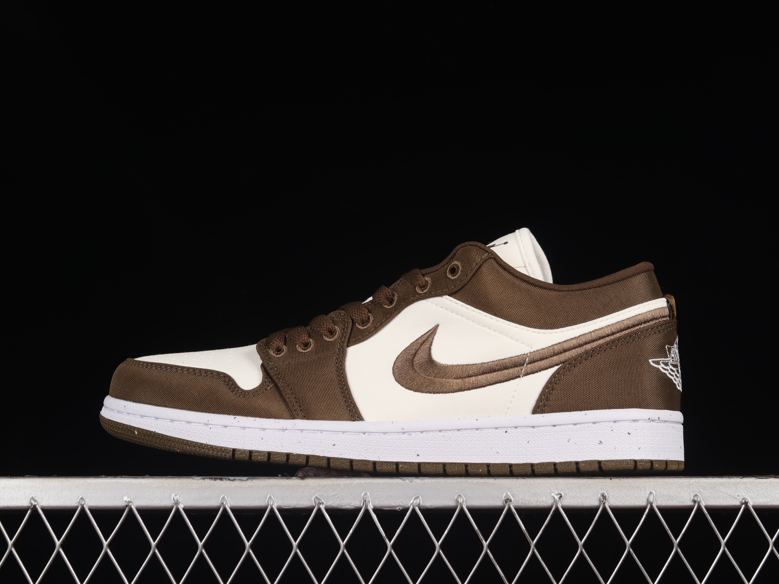 AJ1 low top