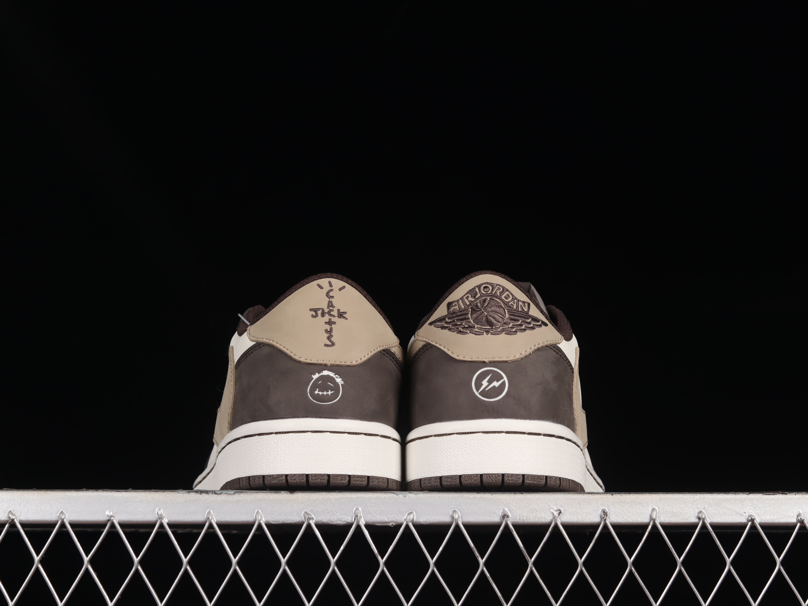AJ1 low top