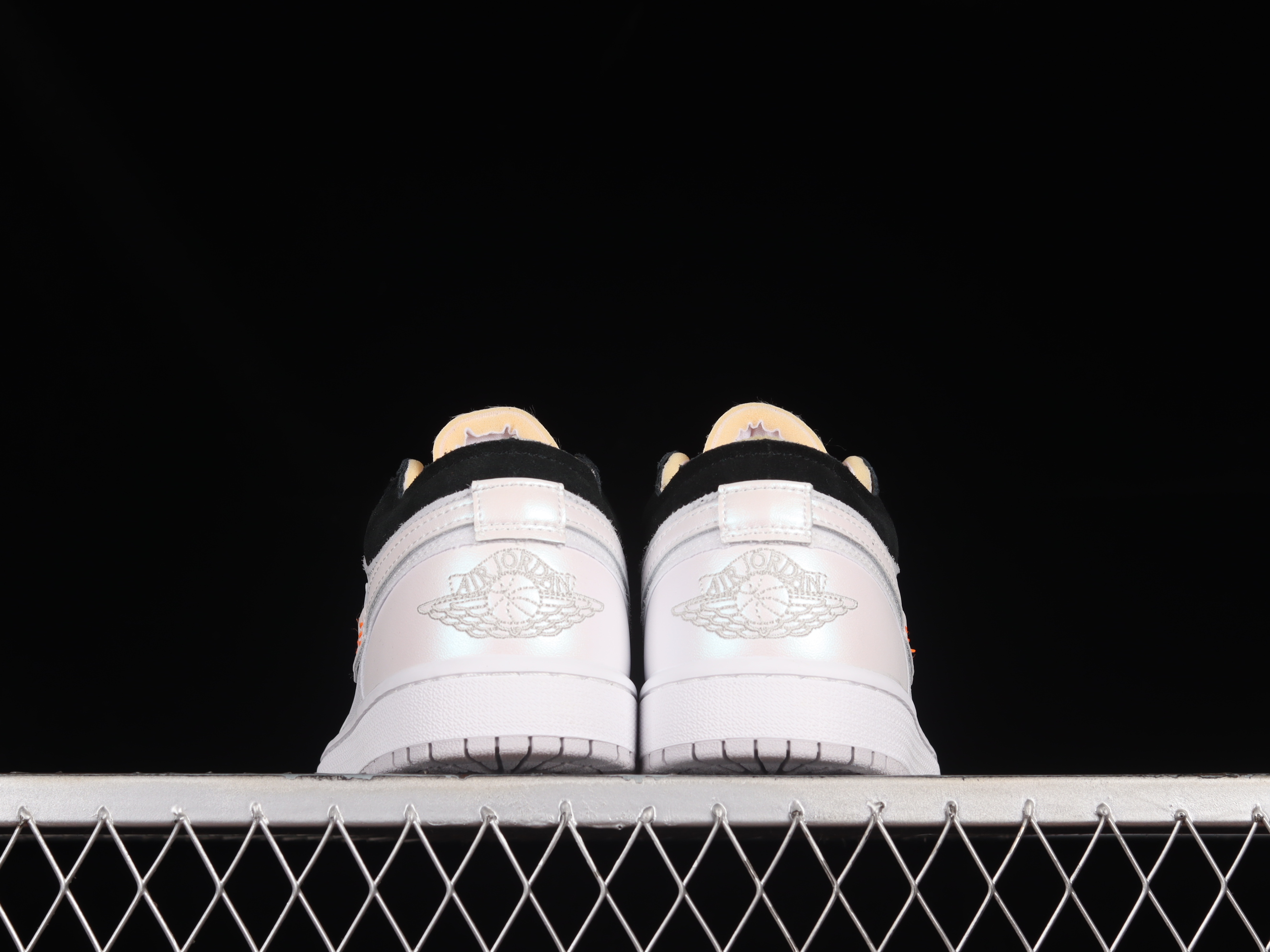 AJ1 low top