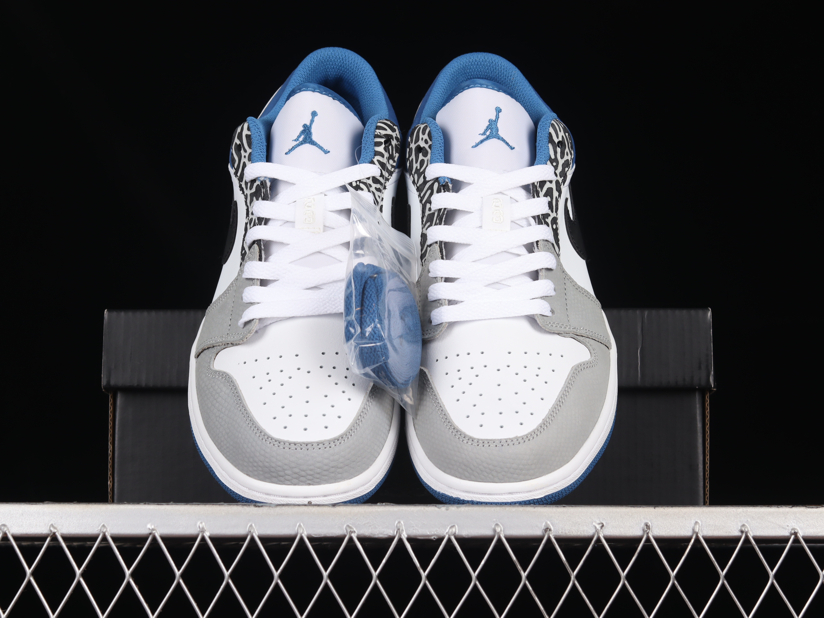 AJ1 low top