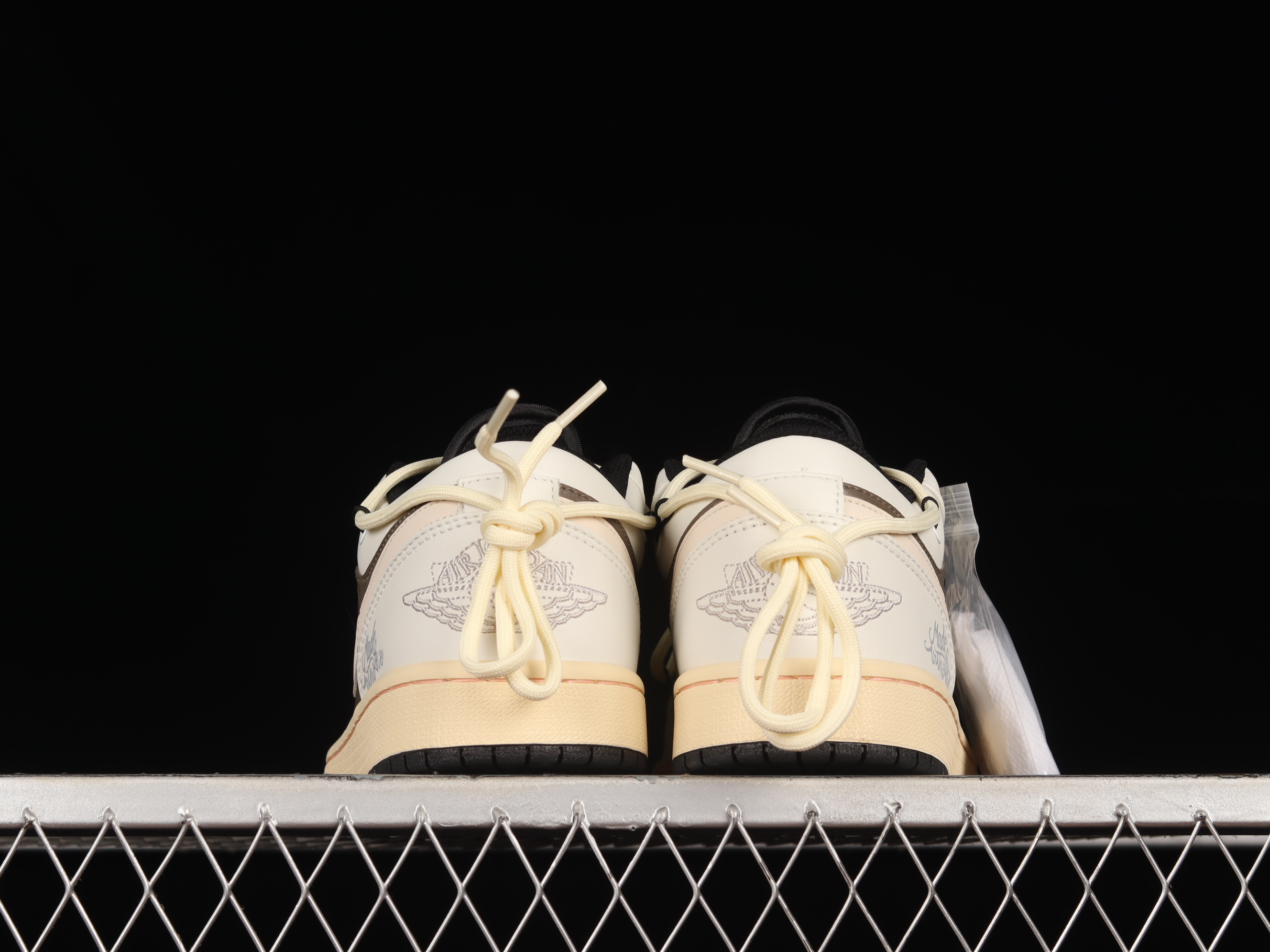 AJ1 low top