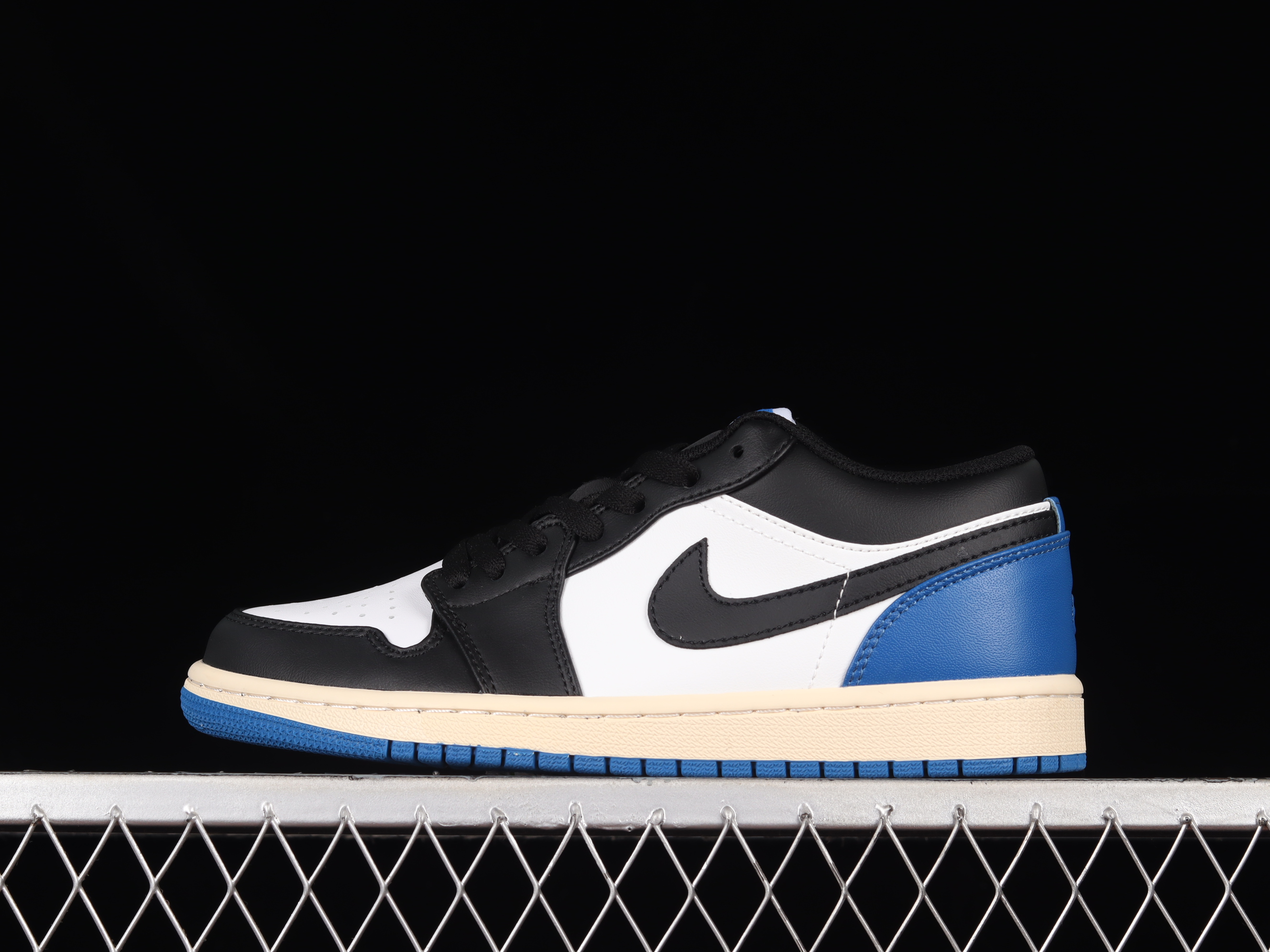 AJ1 low top