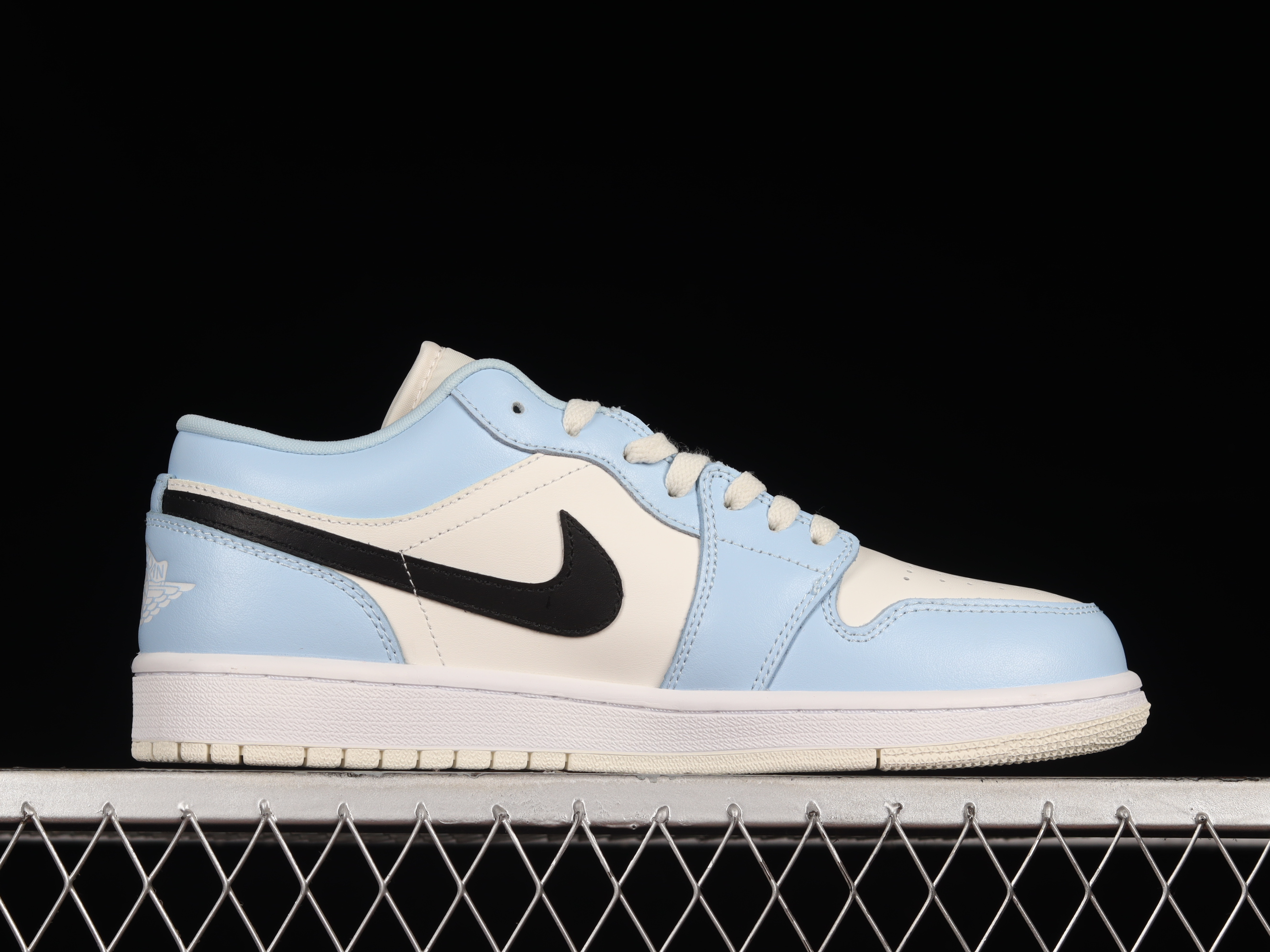 AJ1 low top