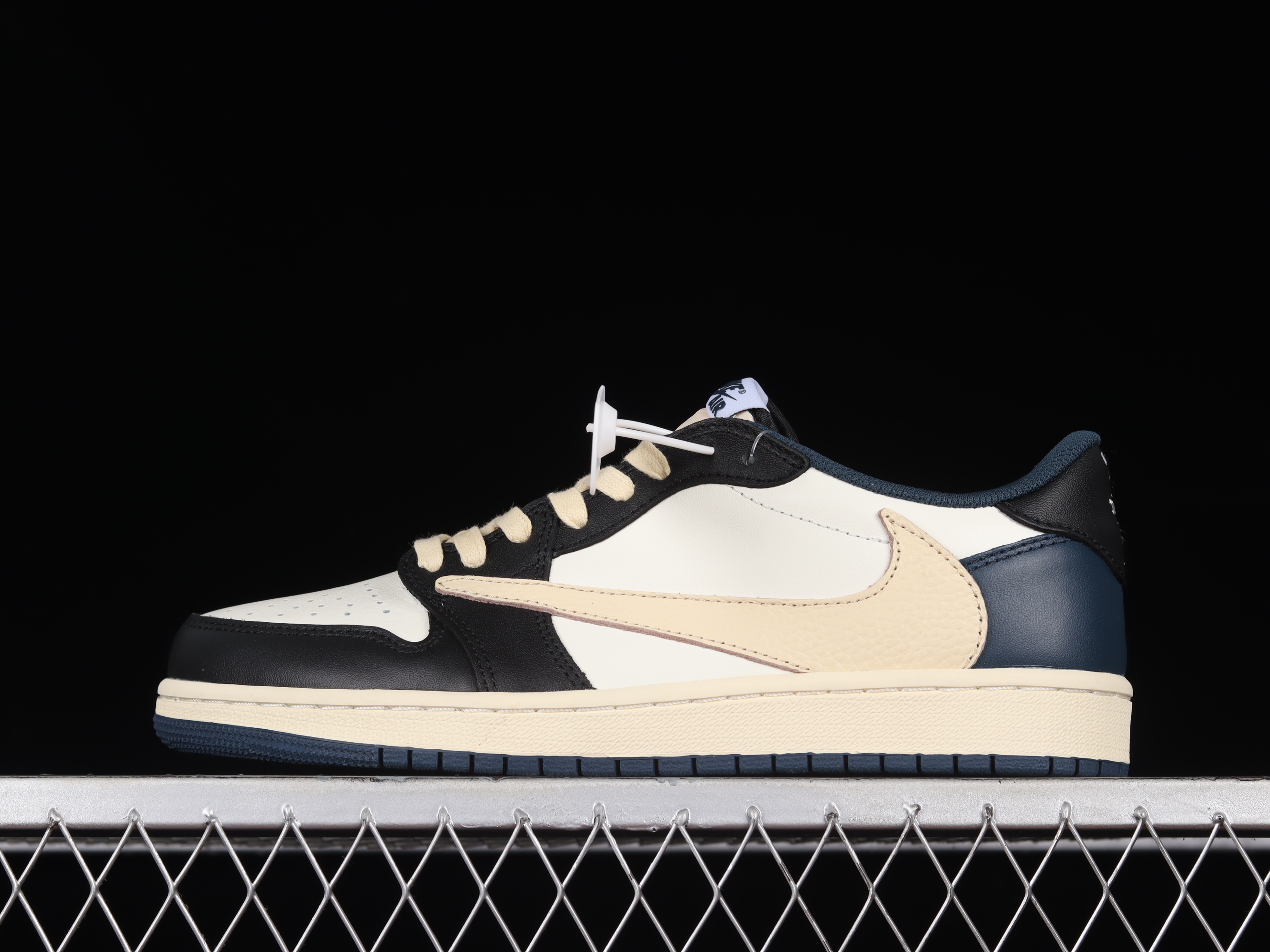 AJ1 low top