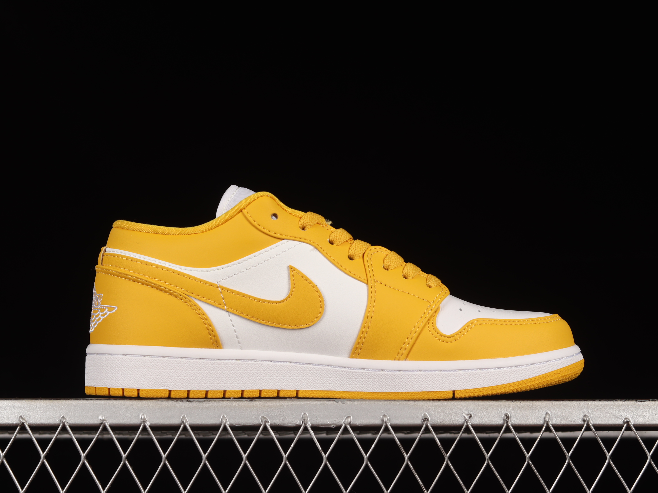 AJ1 low top
