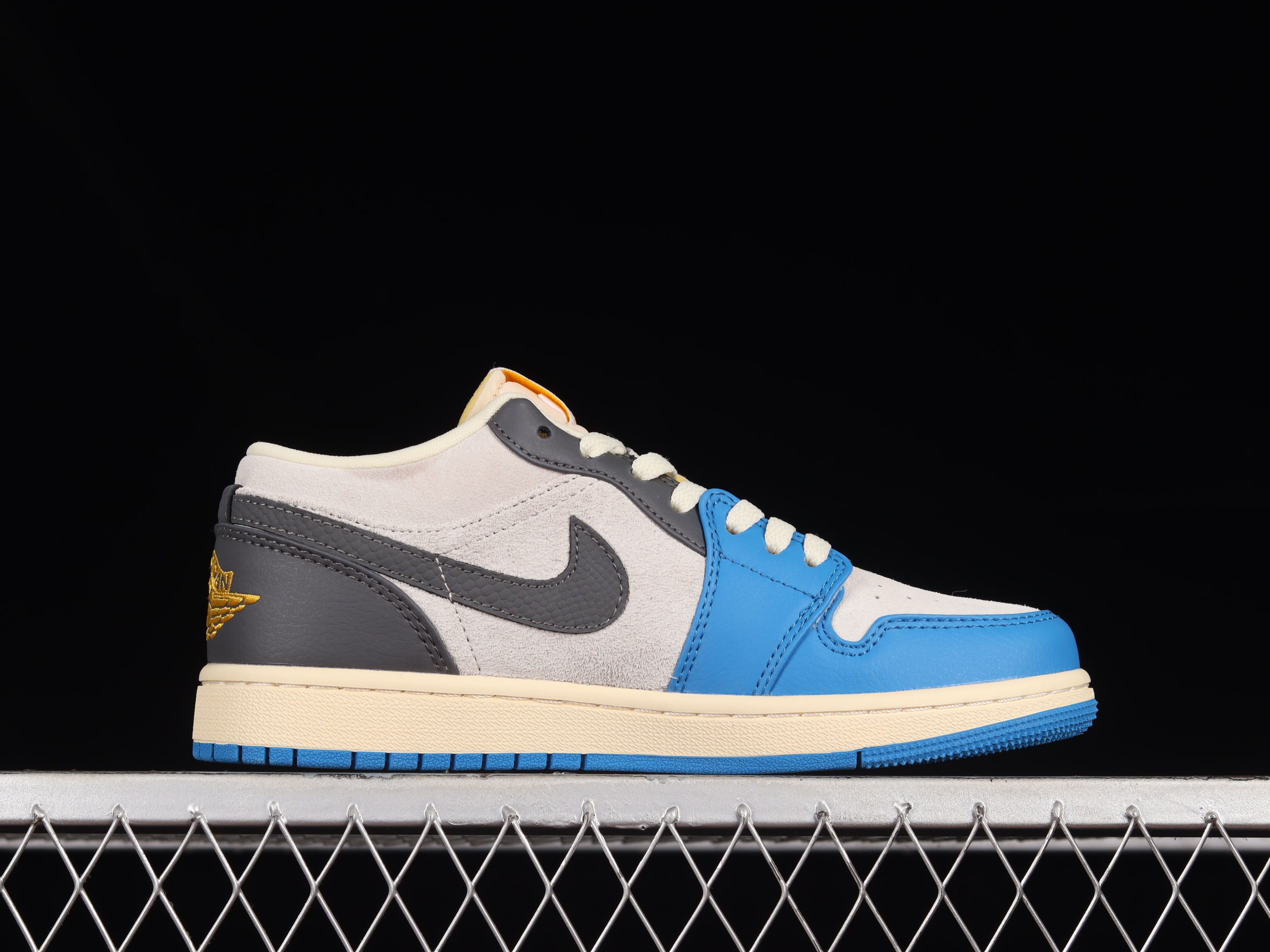 AJ1 low top
