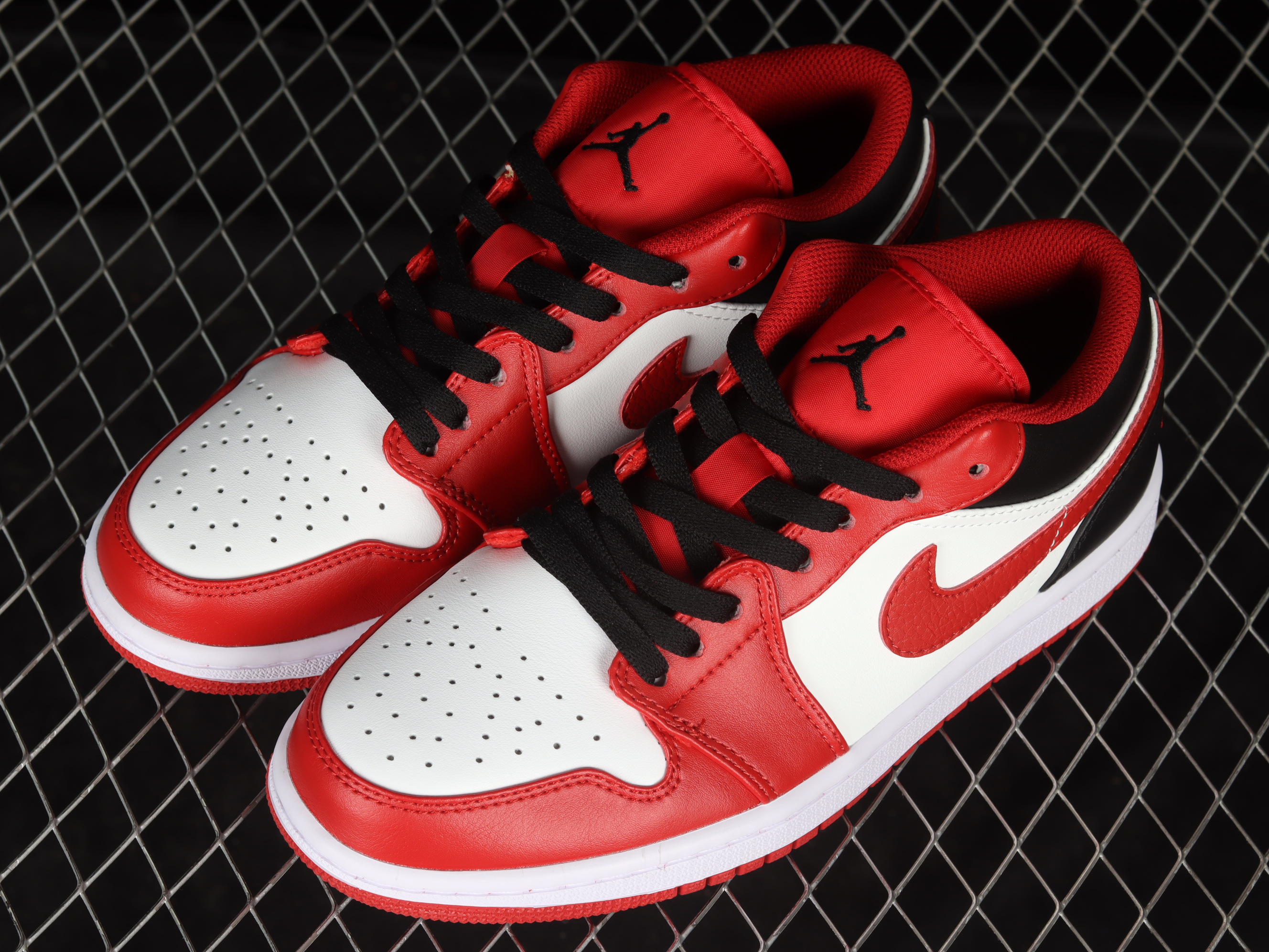 AJ1 Red White and Black Sports Culture Basketball Shoes 553558-163 36-46