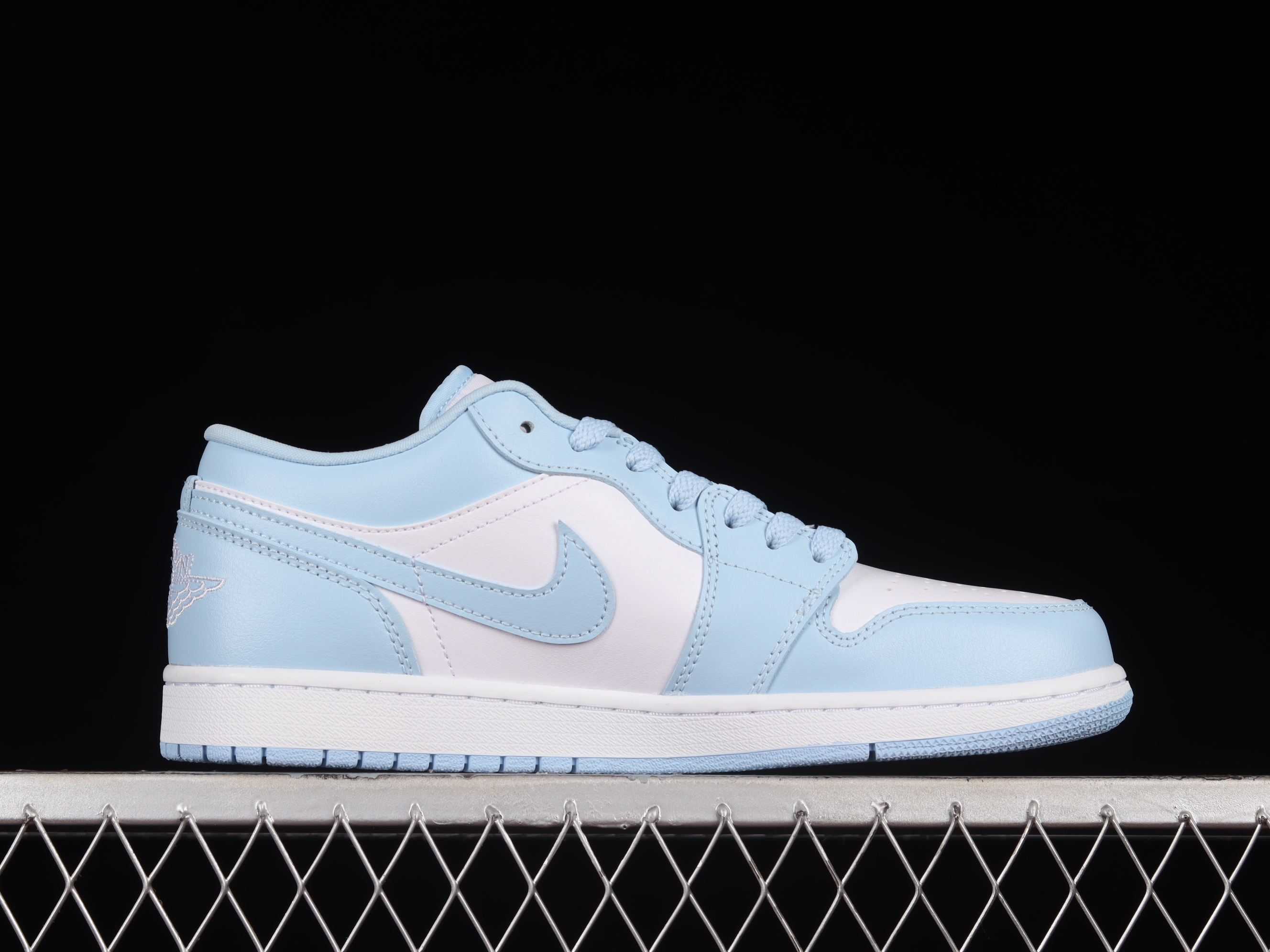 AJ1 low top
