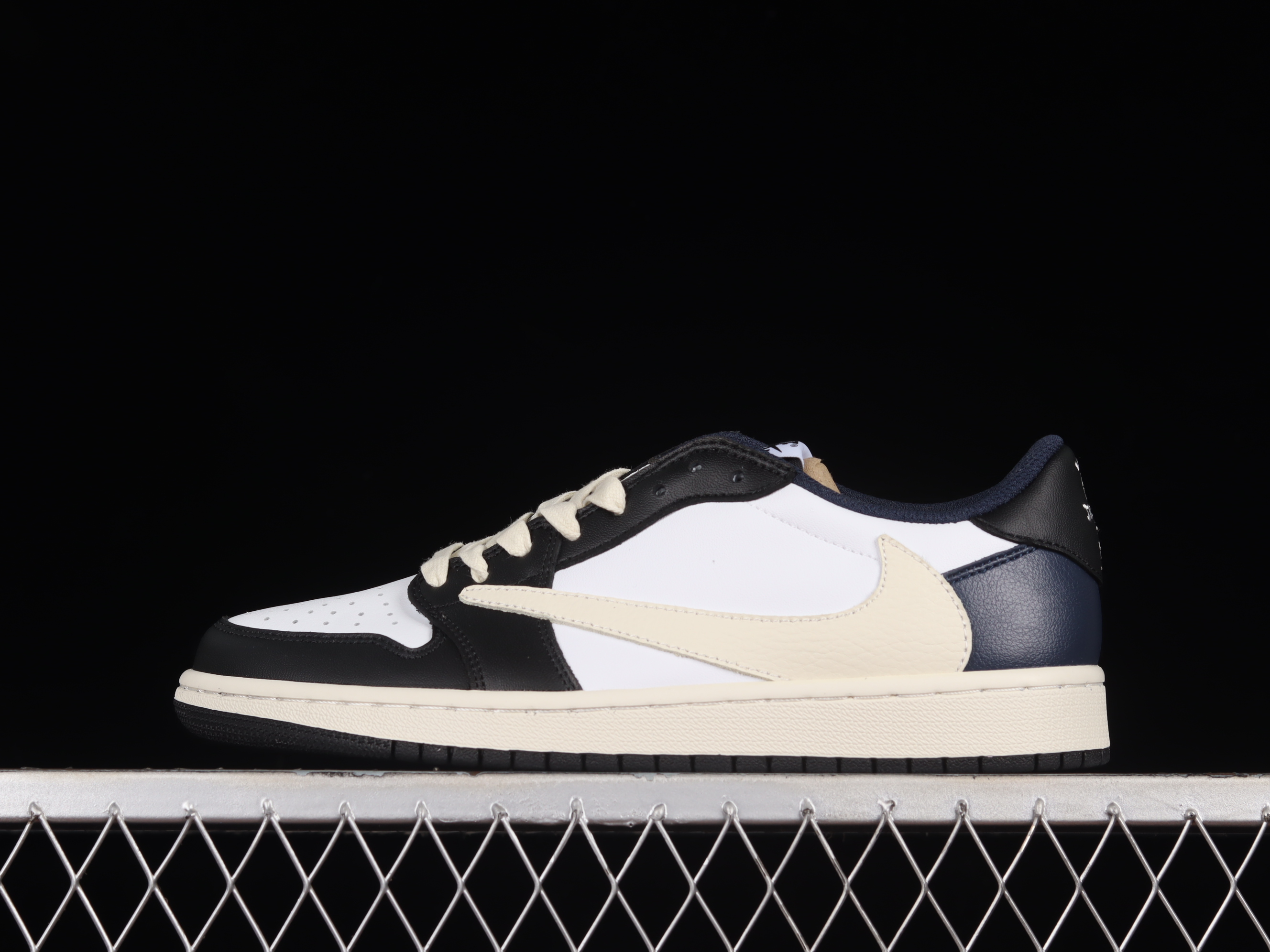 AJ1 low top