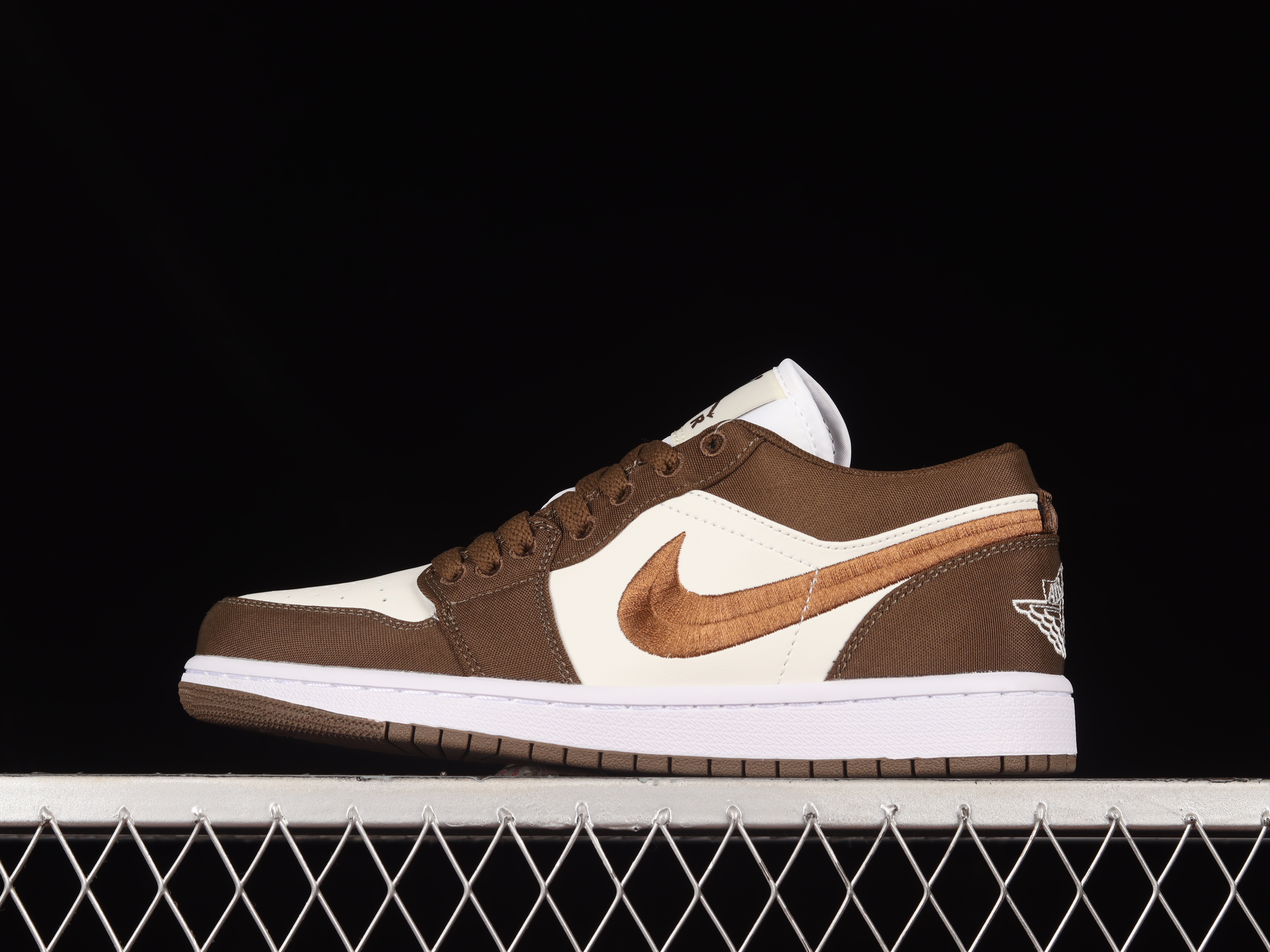 AJ1 low top