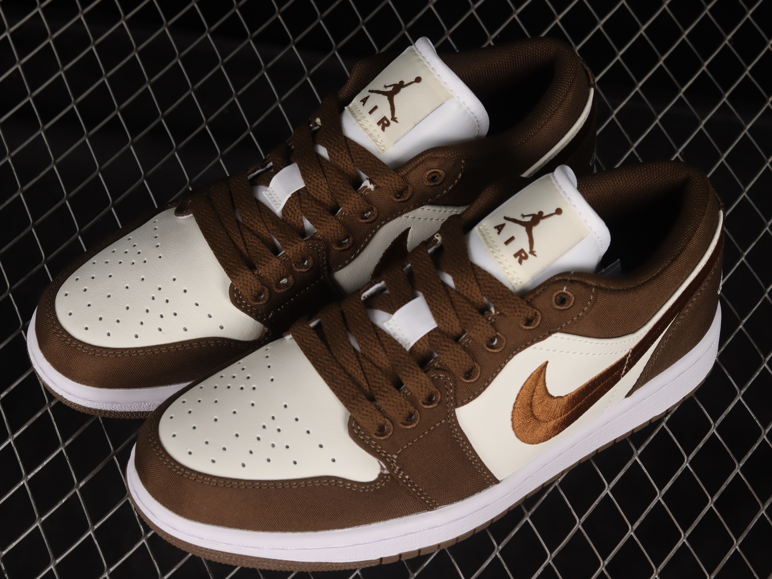 AJ1 low top