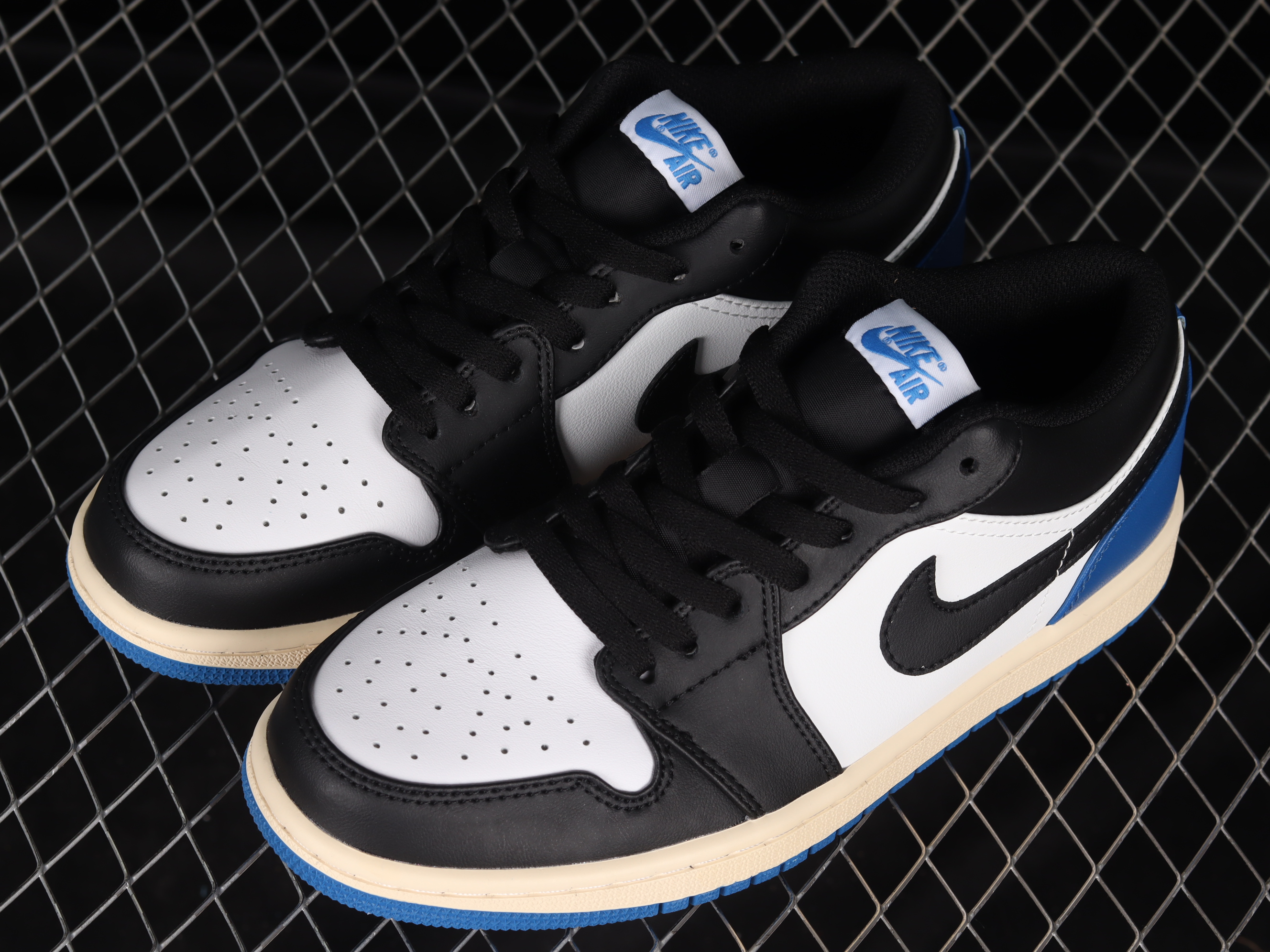 AJ1 low top